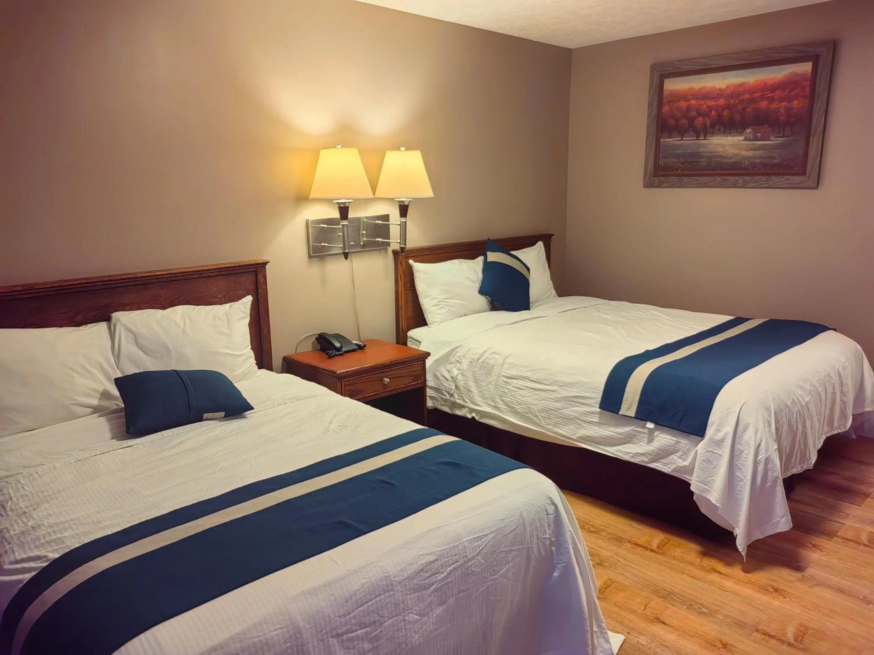 Bedroom, Bed in Harbour Light Motel