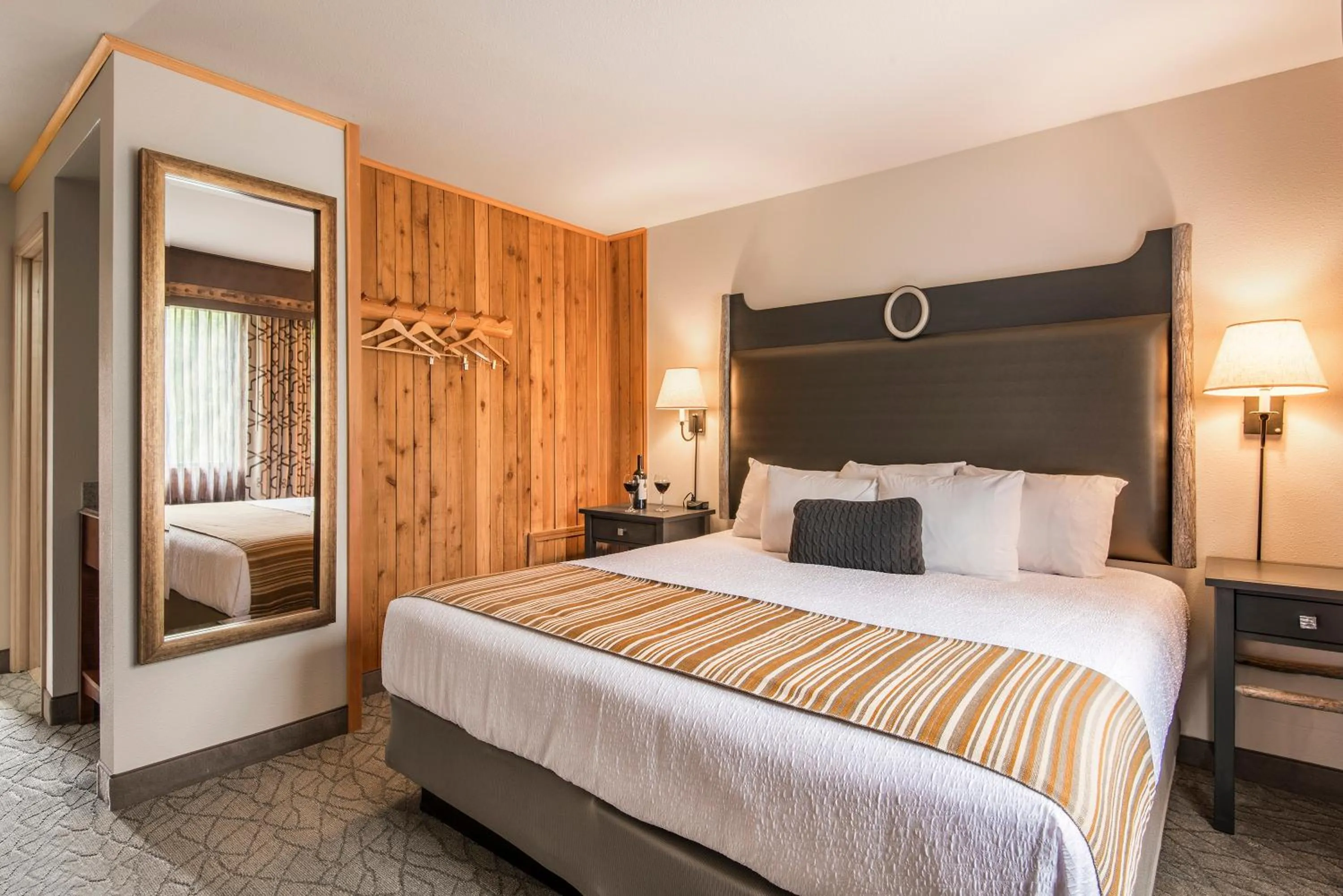 Holland America Denali Lodge