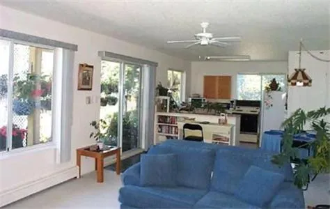 Kitchen or kitchenette in Island View B&B