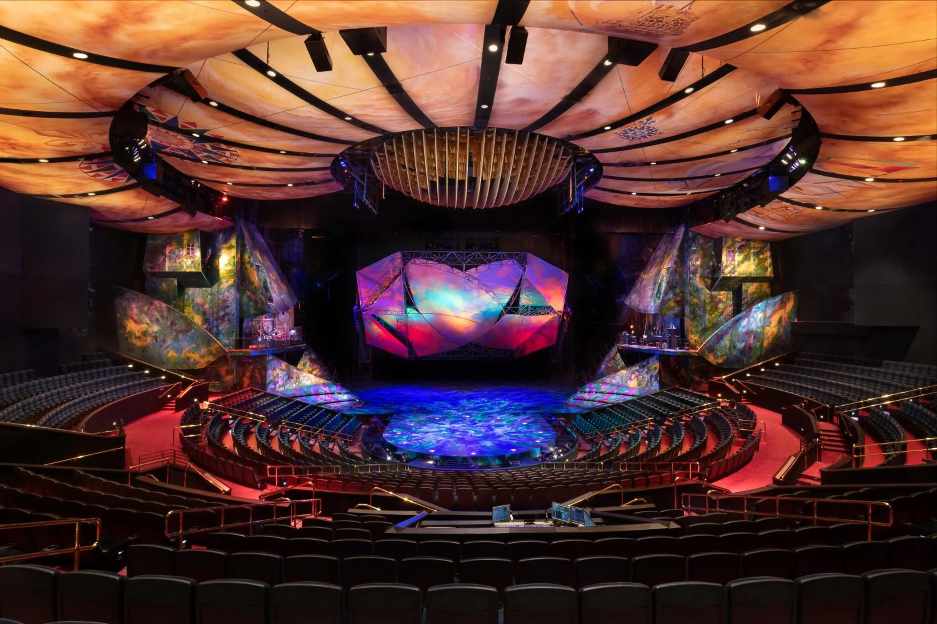 Evening entertainment in Treasure Island - TI Las Vegas Hotel & Casino