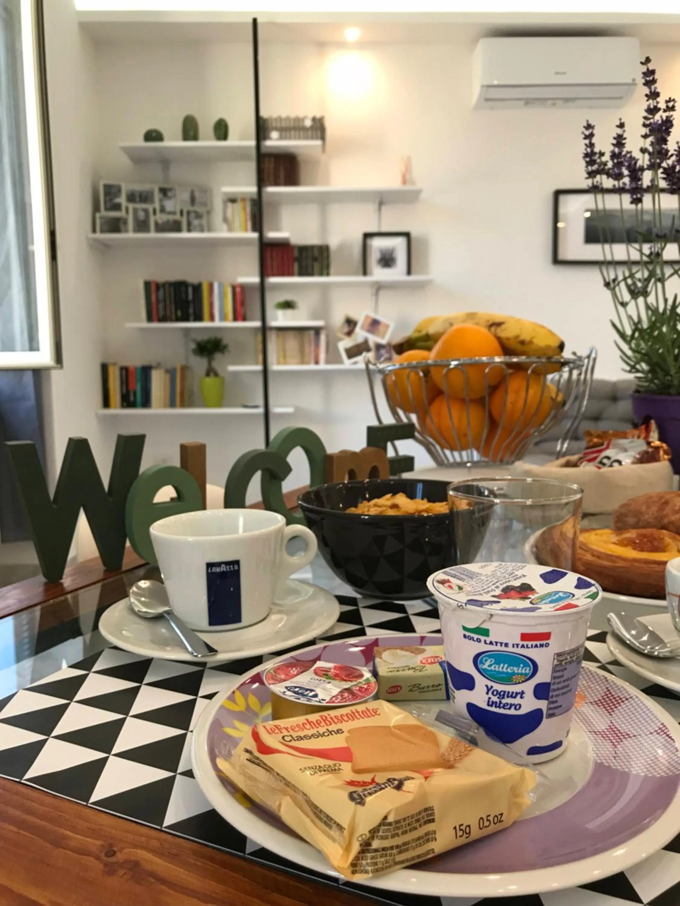 Communal lounge/ TV room in Il BorGhetto Guest House