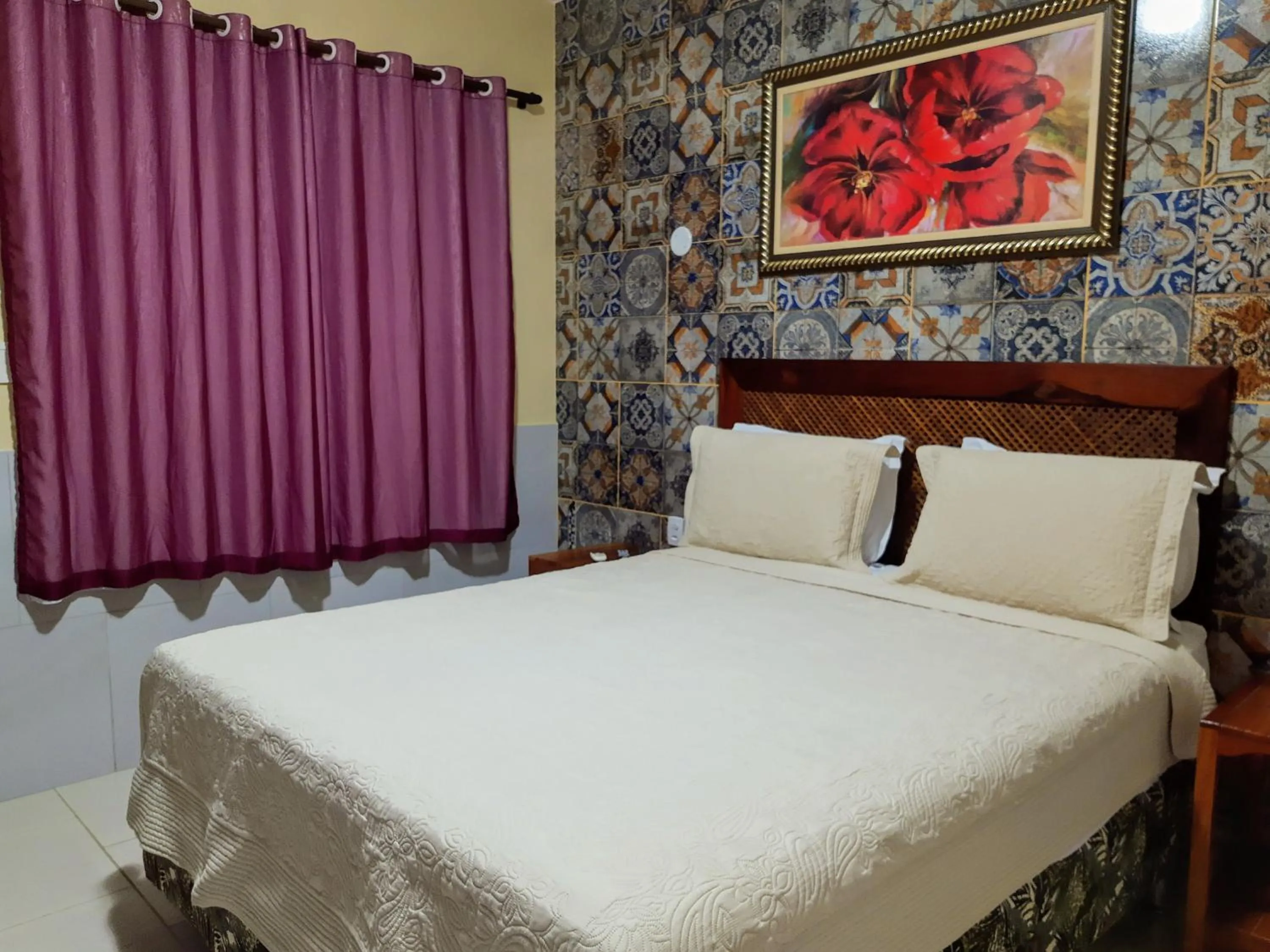 Photo of the whole room, Bed in Jardim dos Orixás