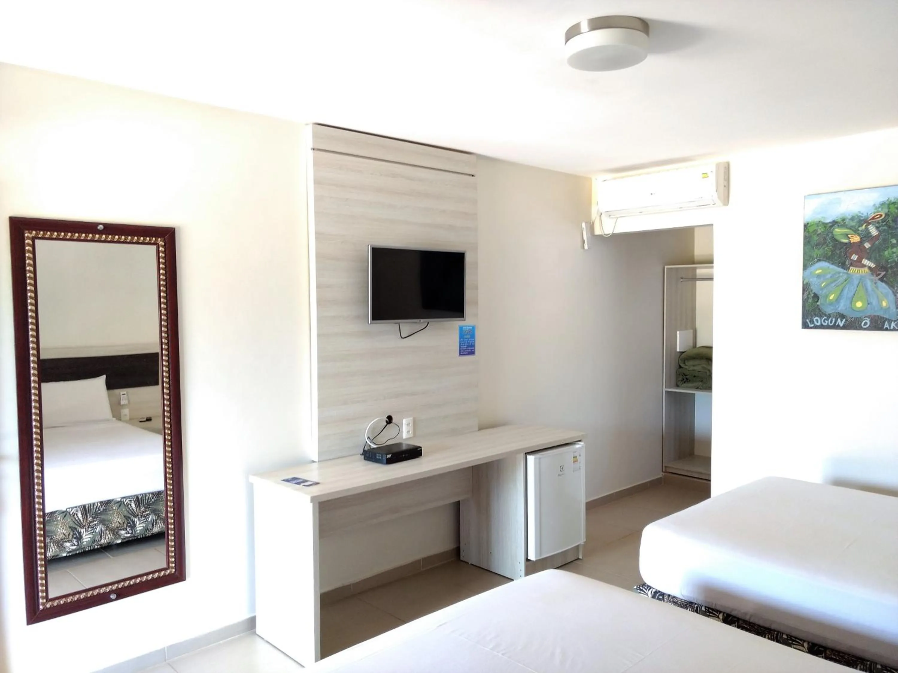 Photo of the whole room, Bed in Jardim dos Orixás