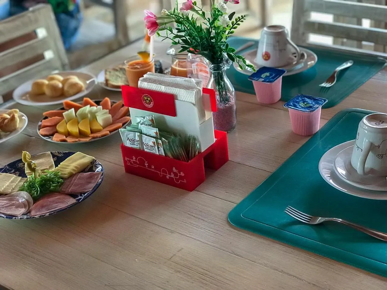 Buffet breakfast in Jardim dos Orixás