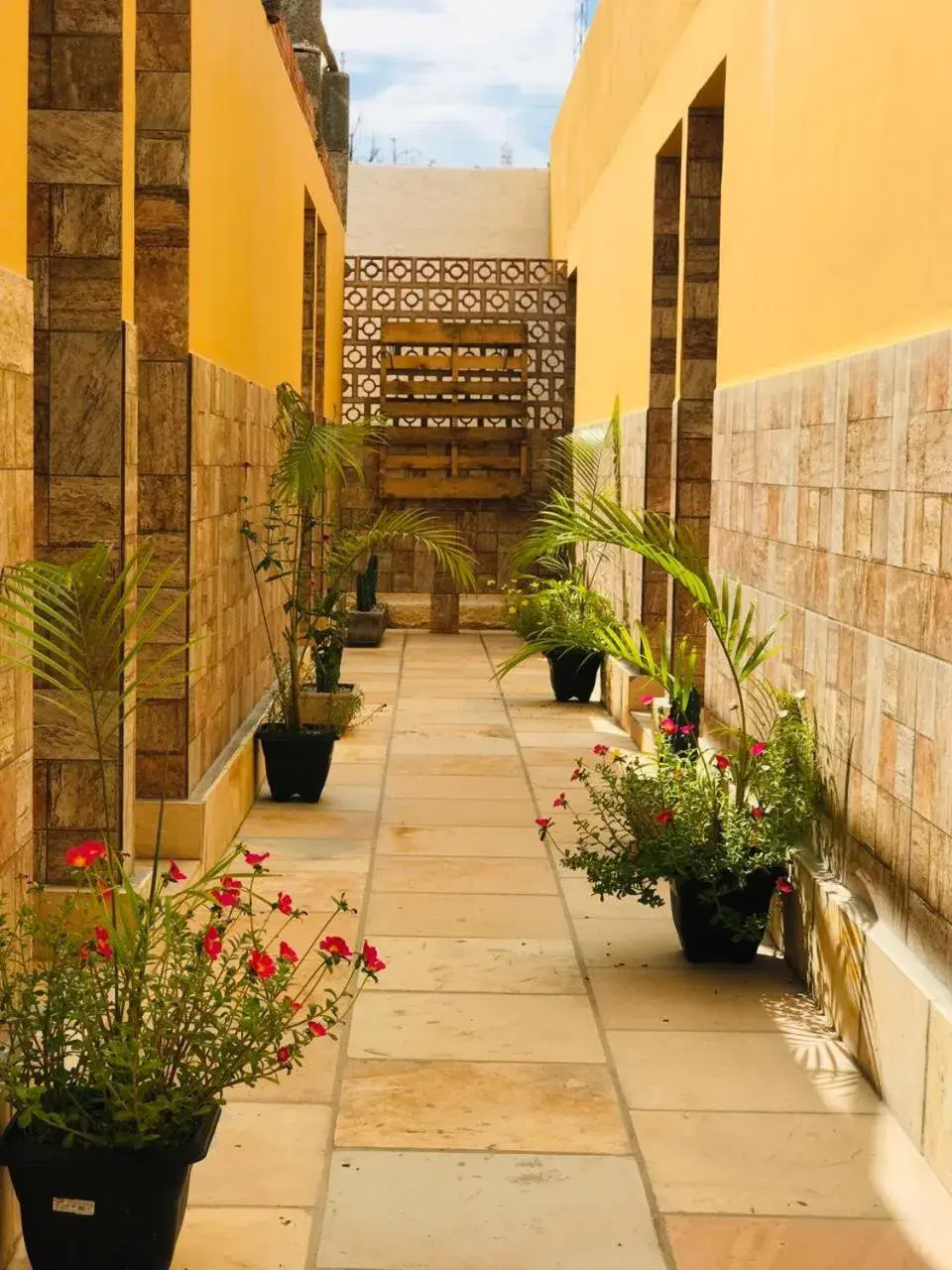 Facade/entrance in Jardim dos Orixás Facade/entrance in Jardim dos Orixás