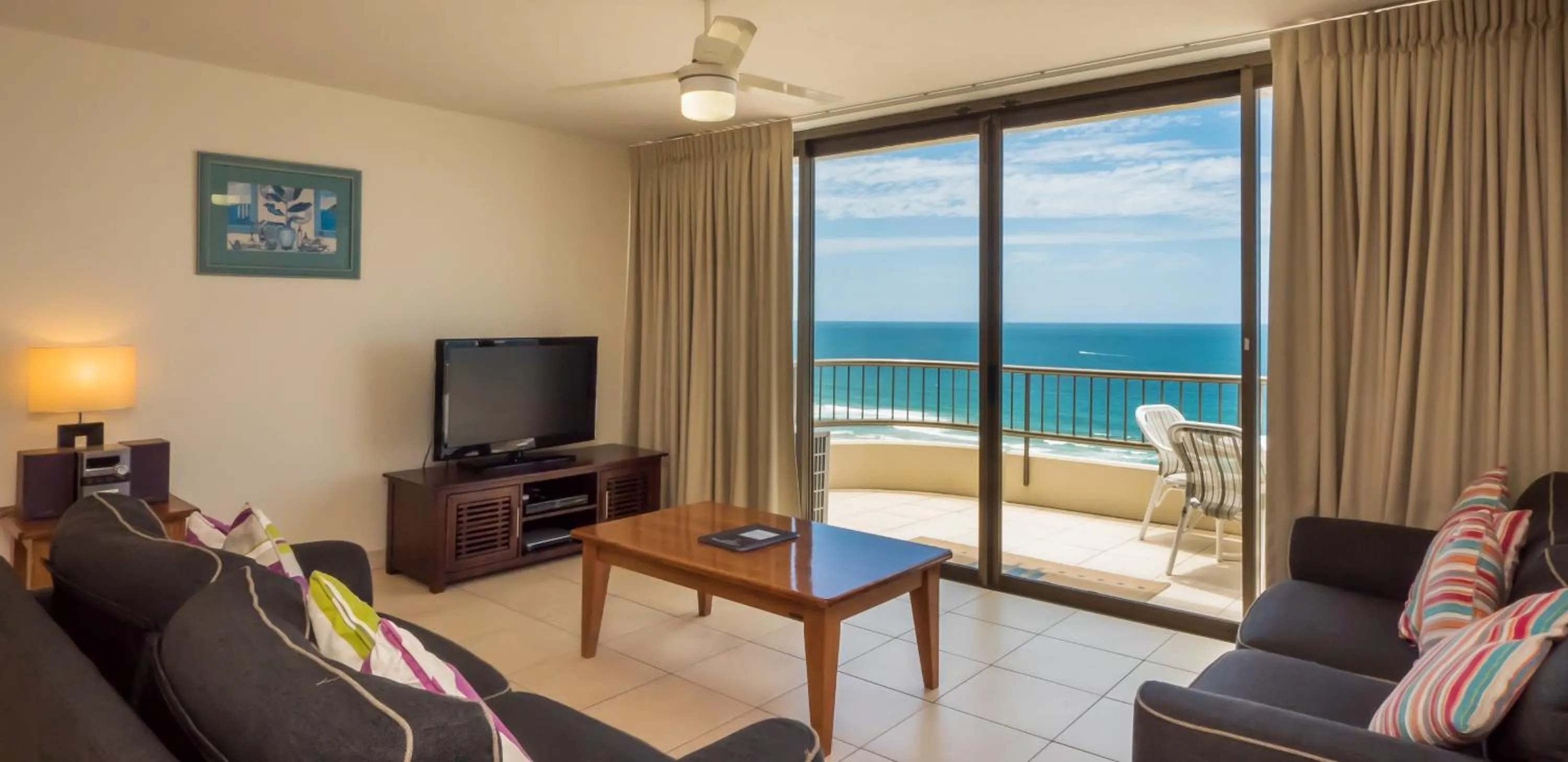 TV and multimedia in Norfolk Luxury Beachfront Apartments Gold Coast