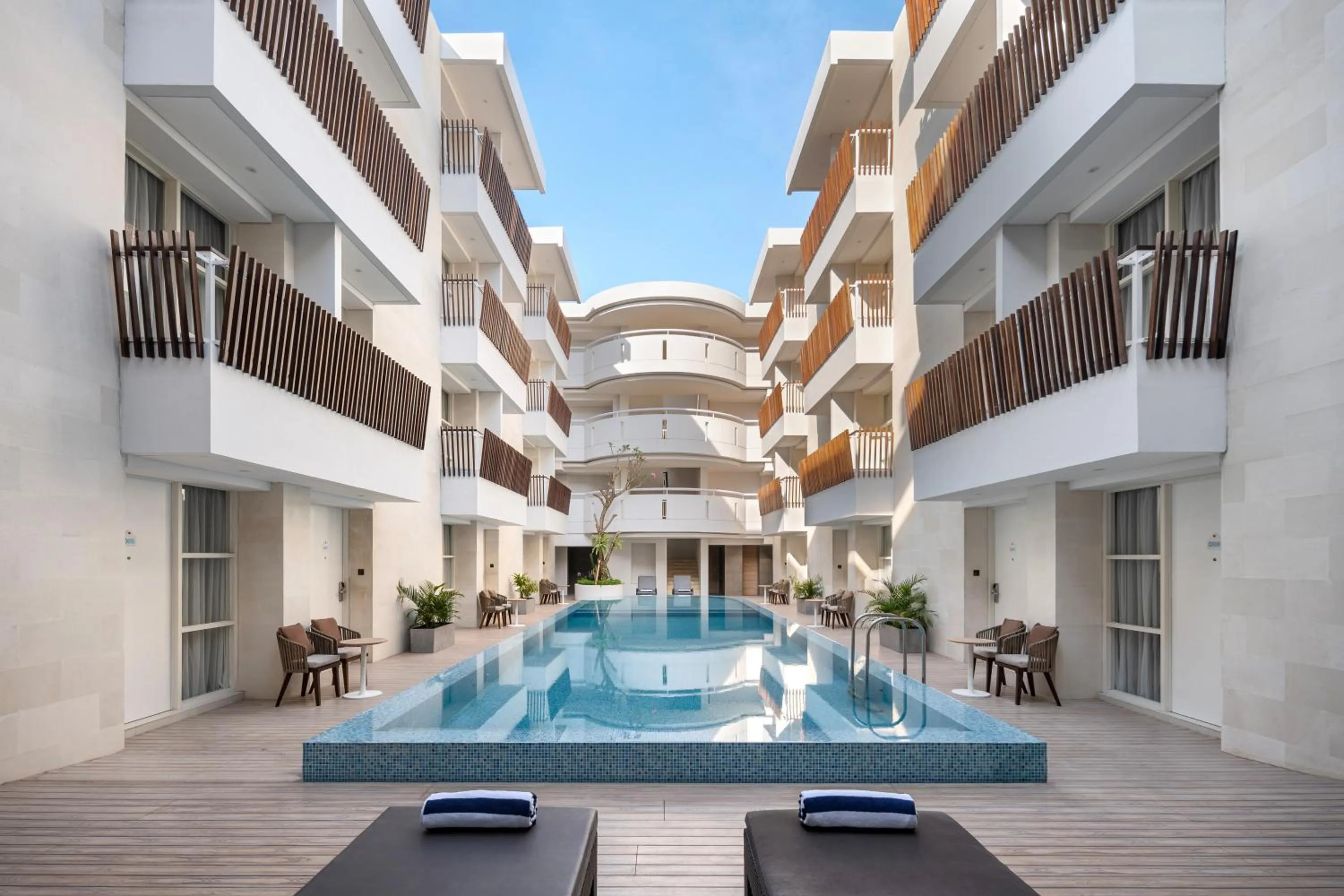 Swimming pool in Holiday Inn Express Bali Sunset Road by IHG