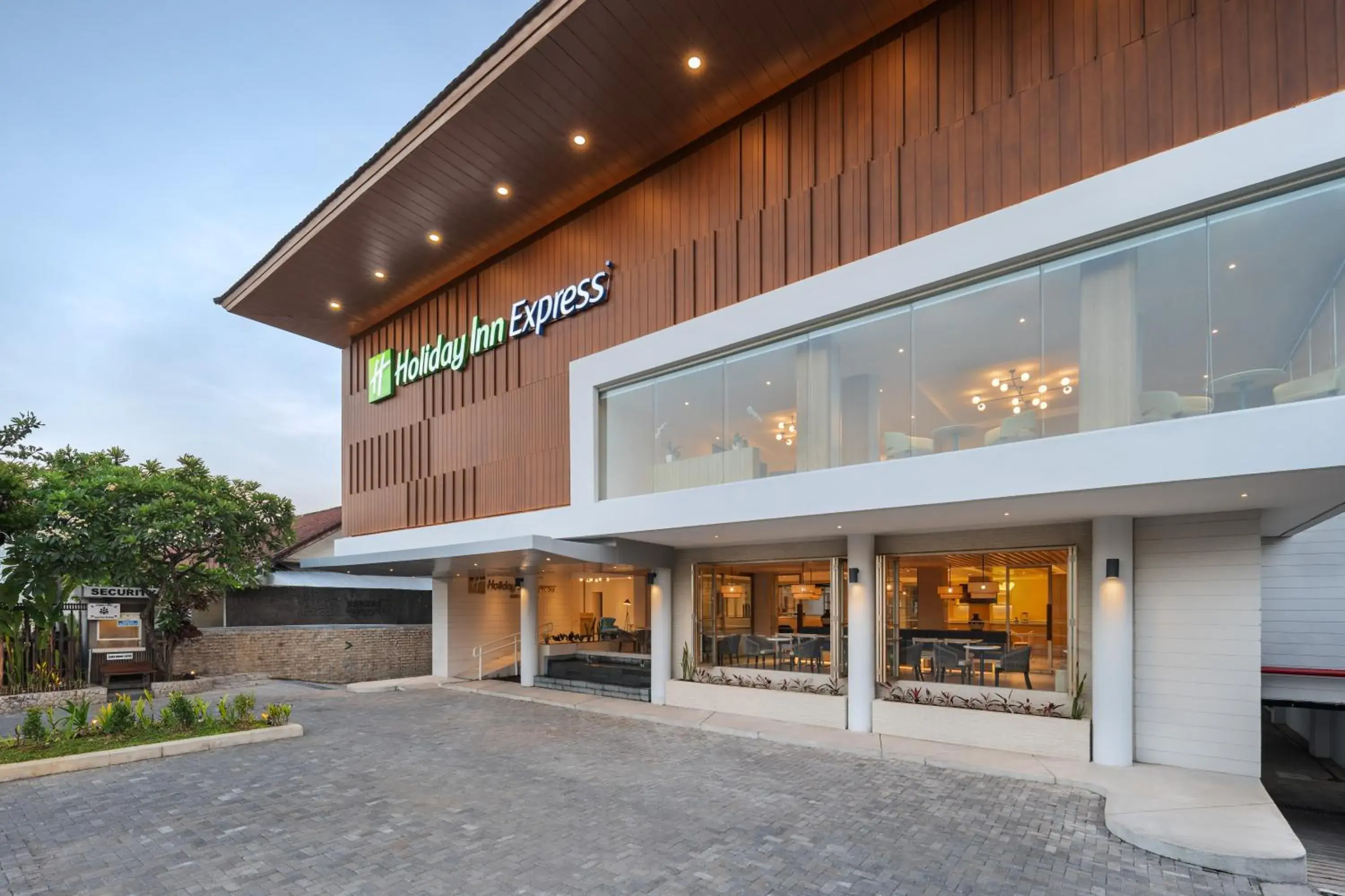 Property building in Holiday Inn Express Bali Sunset Road by IHG Property building in Holiday Inn Express Bali Sunset Road by IHG