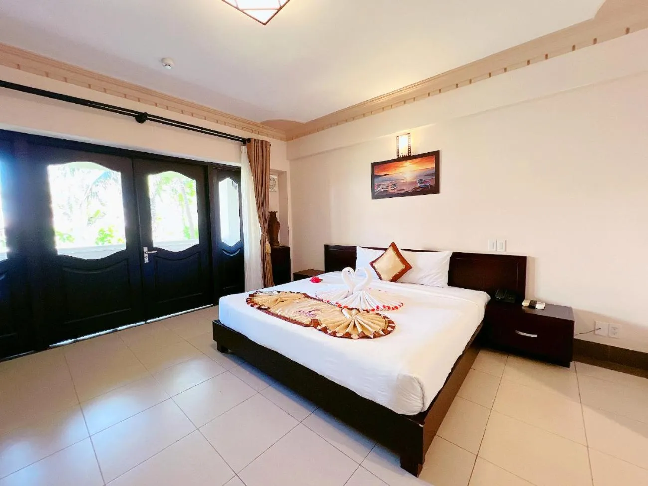 Bed in Champa Resort & Spa