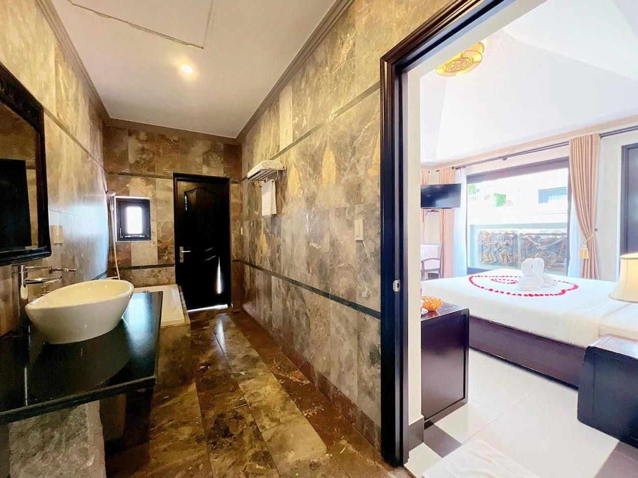 Bed in Champa Resort & Spa