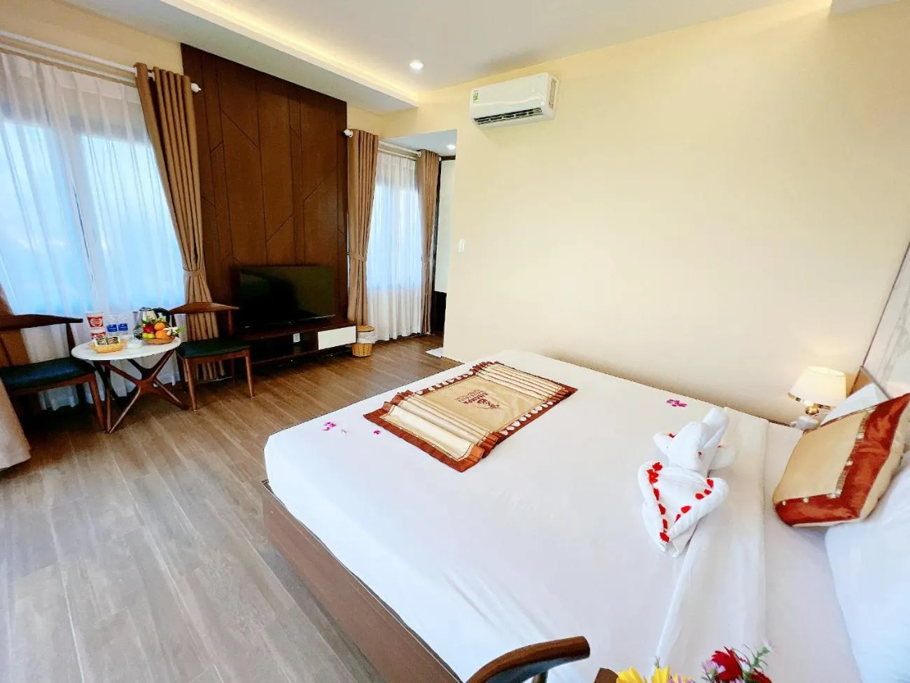 Bed in Champa Resort & Spa