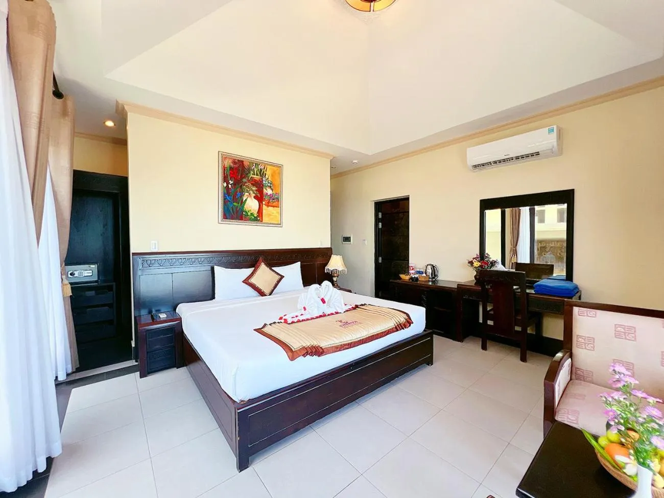 Bed in Champa Resort & Spa