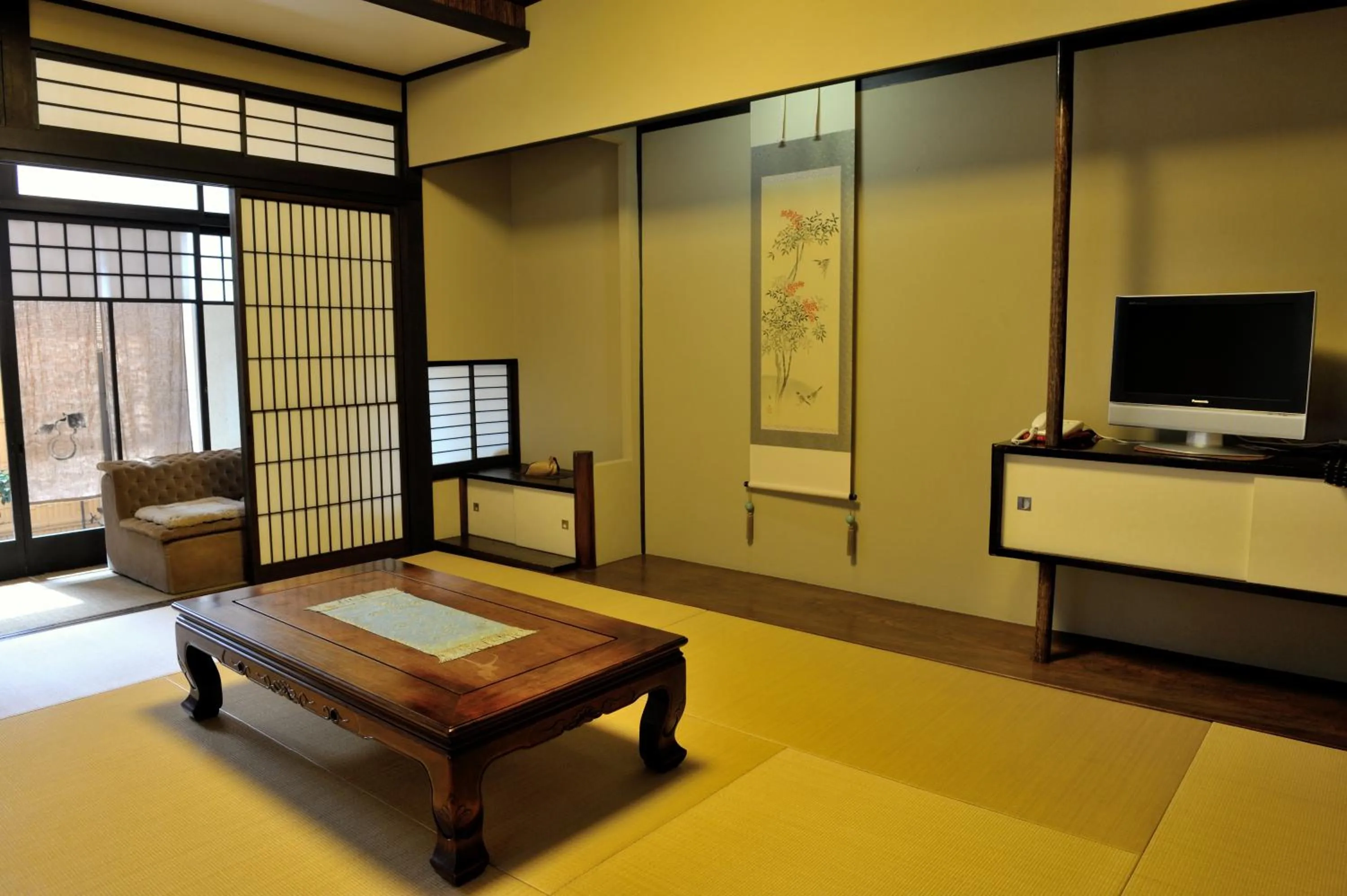 Photo of the whole room in Yadoya Nishijinso