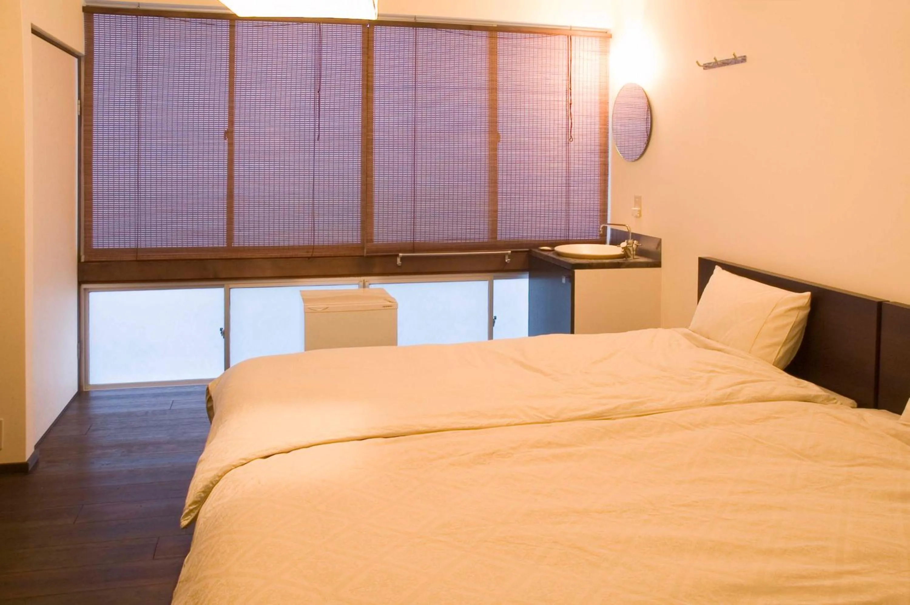 Photo of the whole room, Bed in Yadoya Nishijinso