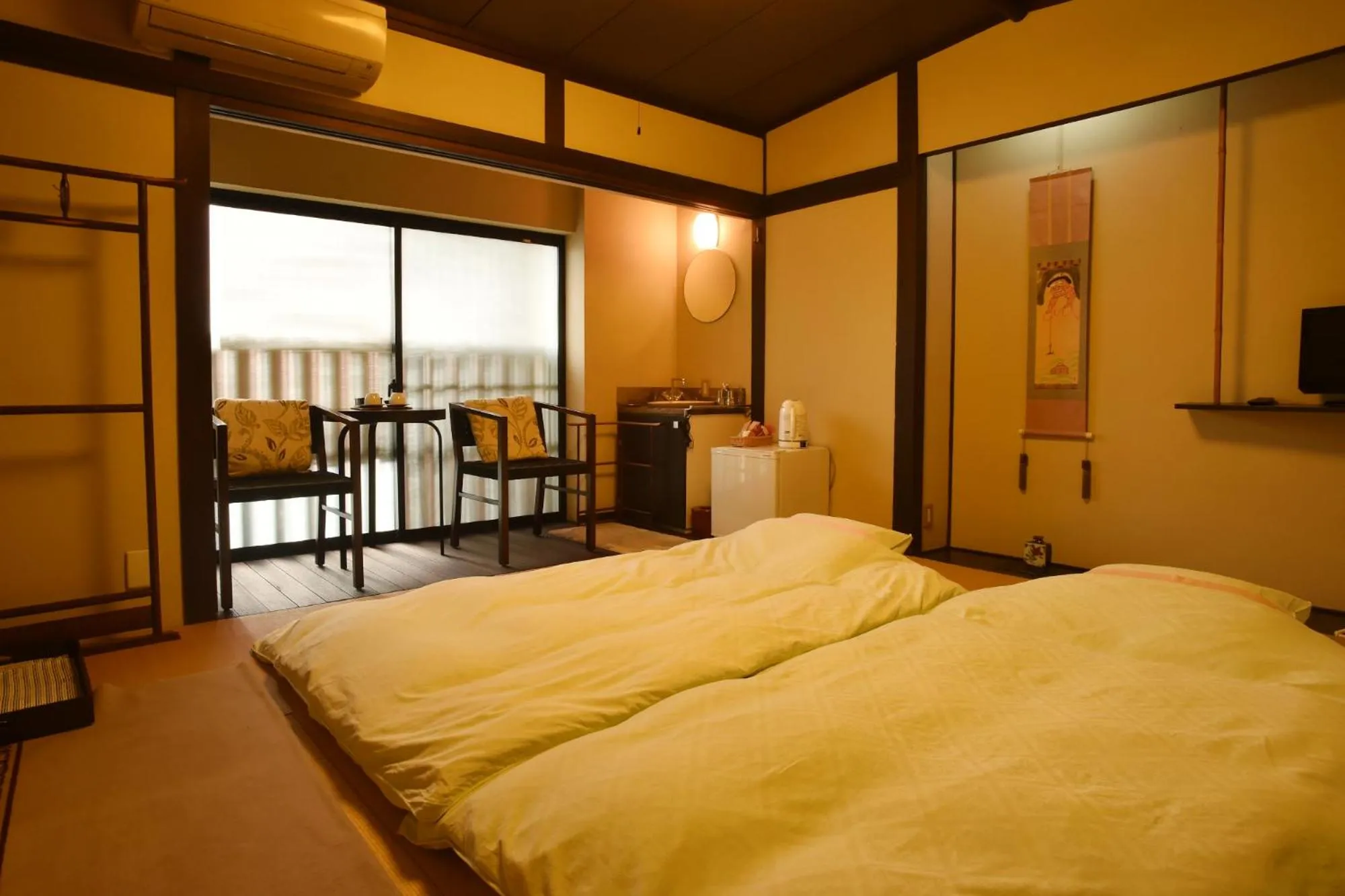 Photo of the whole room, Bed in Yadoya Nishijinso