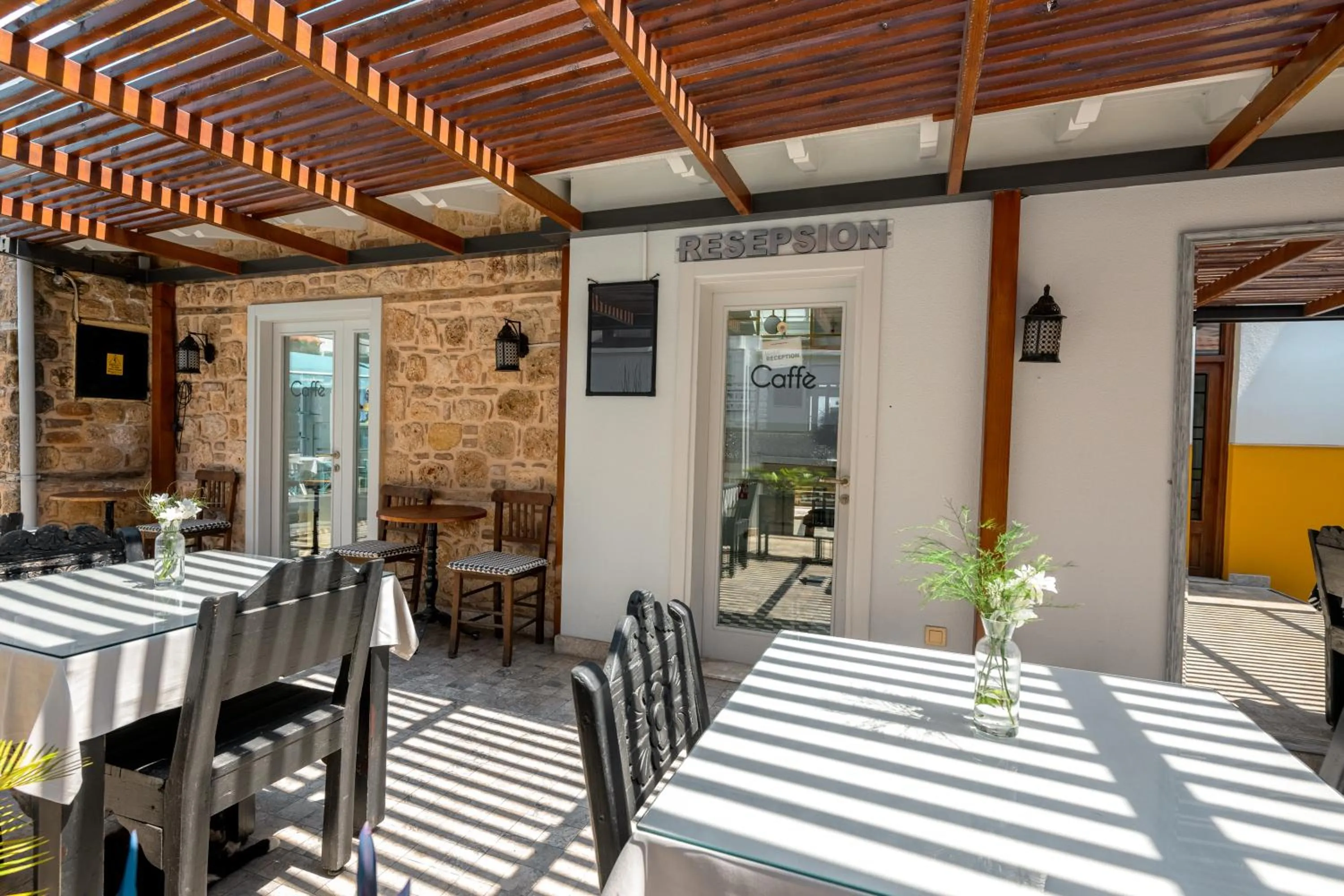 Delight Deluxe Hotel & Spa