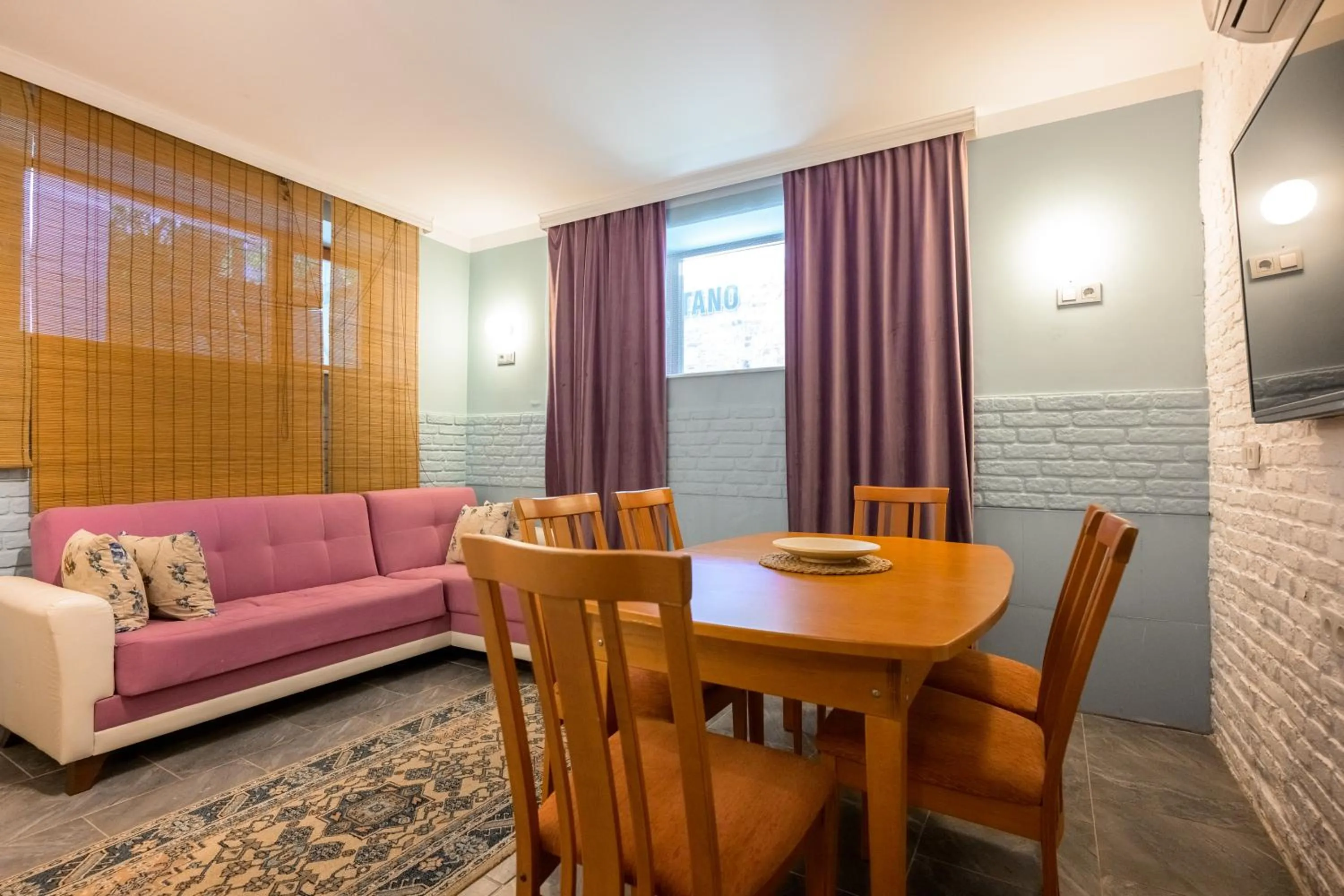 Delight Deluxe Hotel & Spa