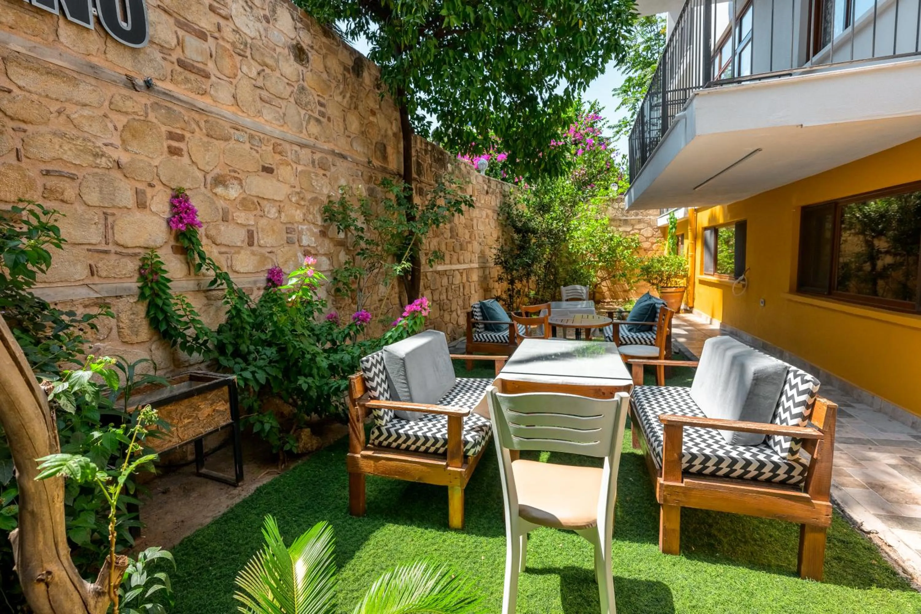 Delight Deluxe Hotel & Spa