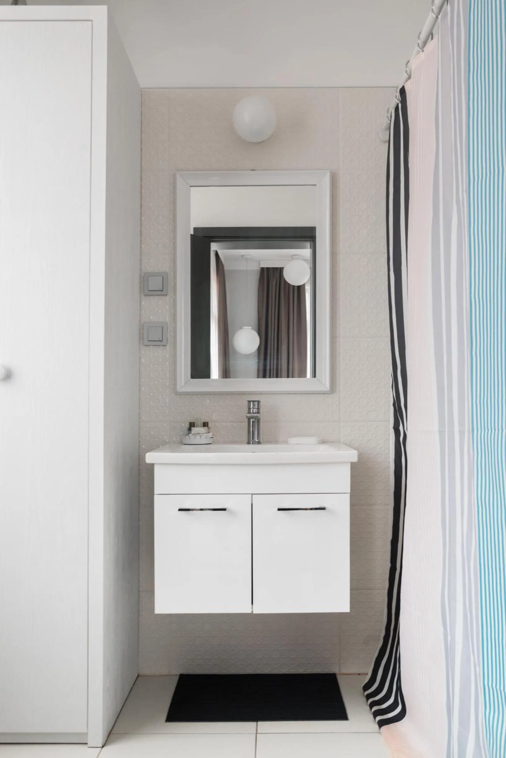 Shower in Delight Deluxe Hotel & Spa