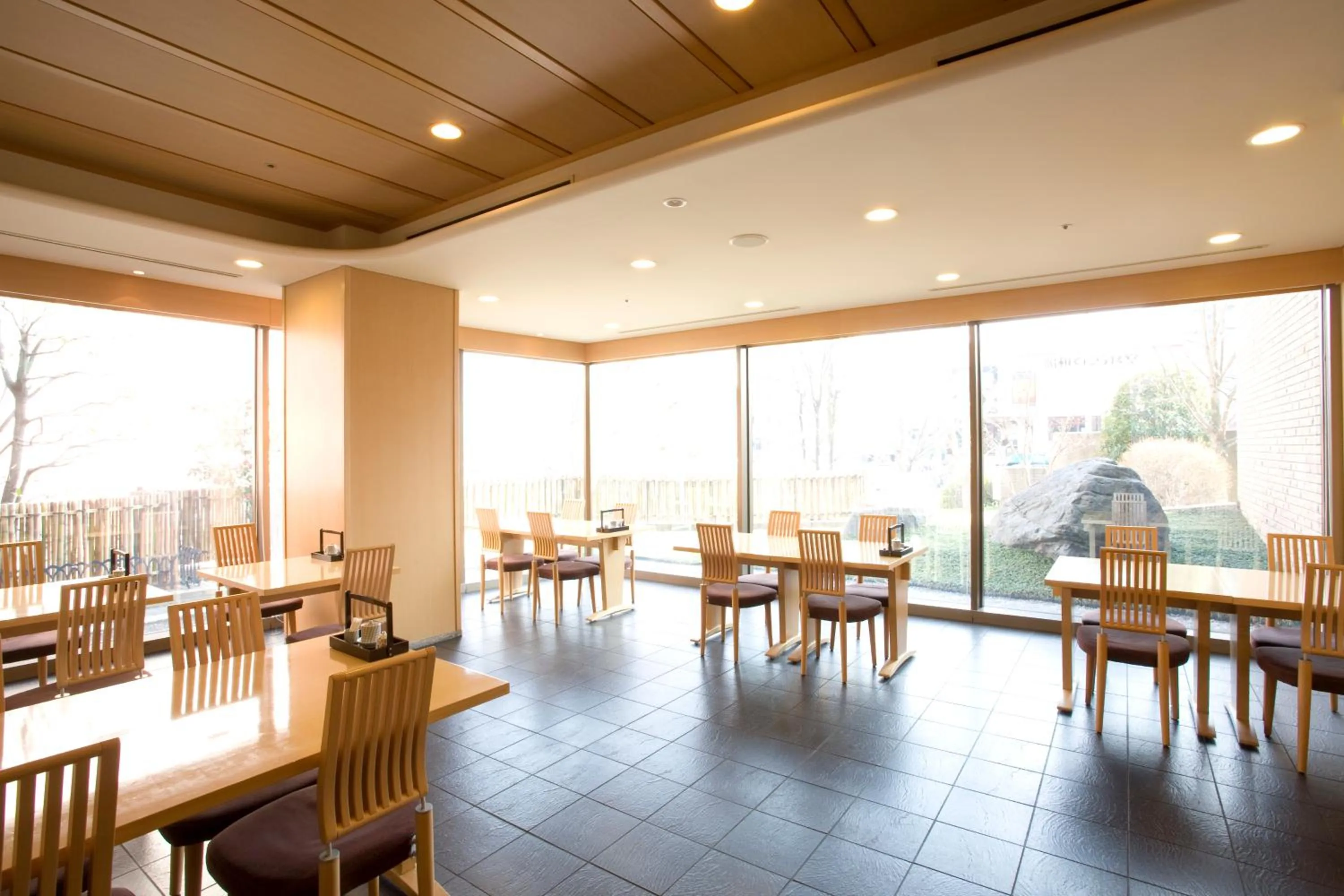 Restaurant/places to eat in Hotel Lake View Mito