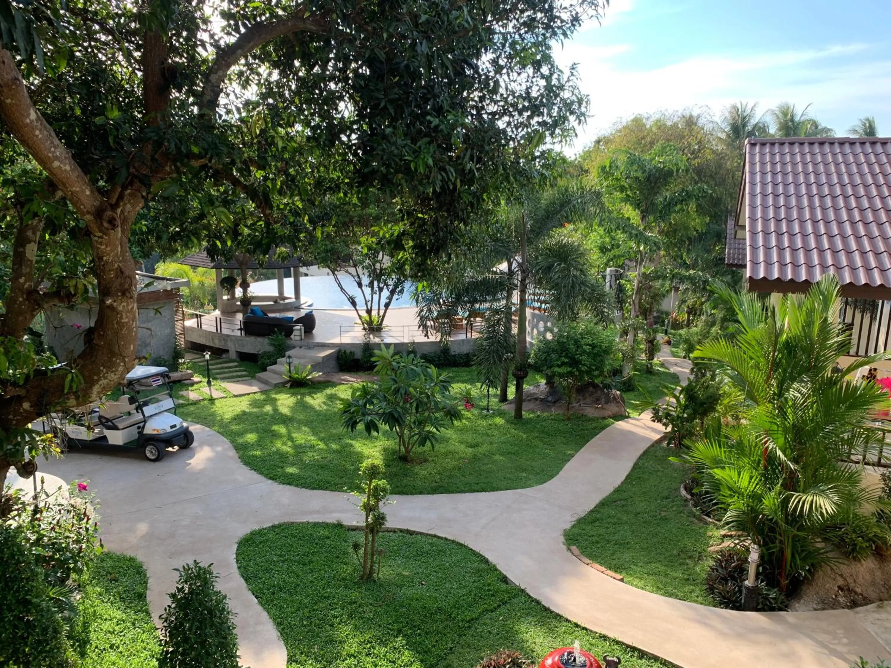 Swimming pool in Ban's Diving Resort