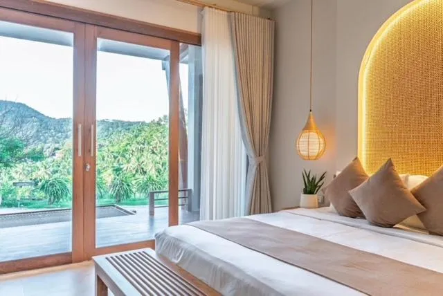 Mountain view, Bed in Ban's Diving Resort