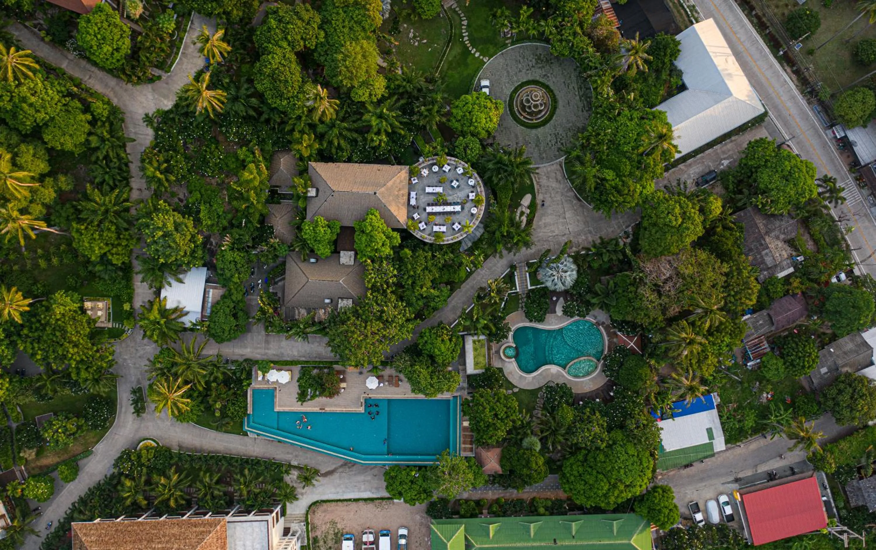 Swimming pool in Ban's Diving Resort