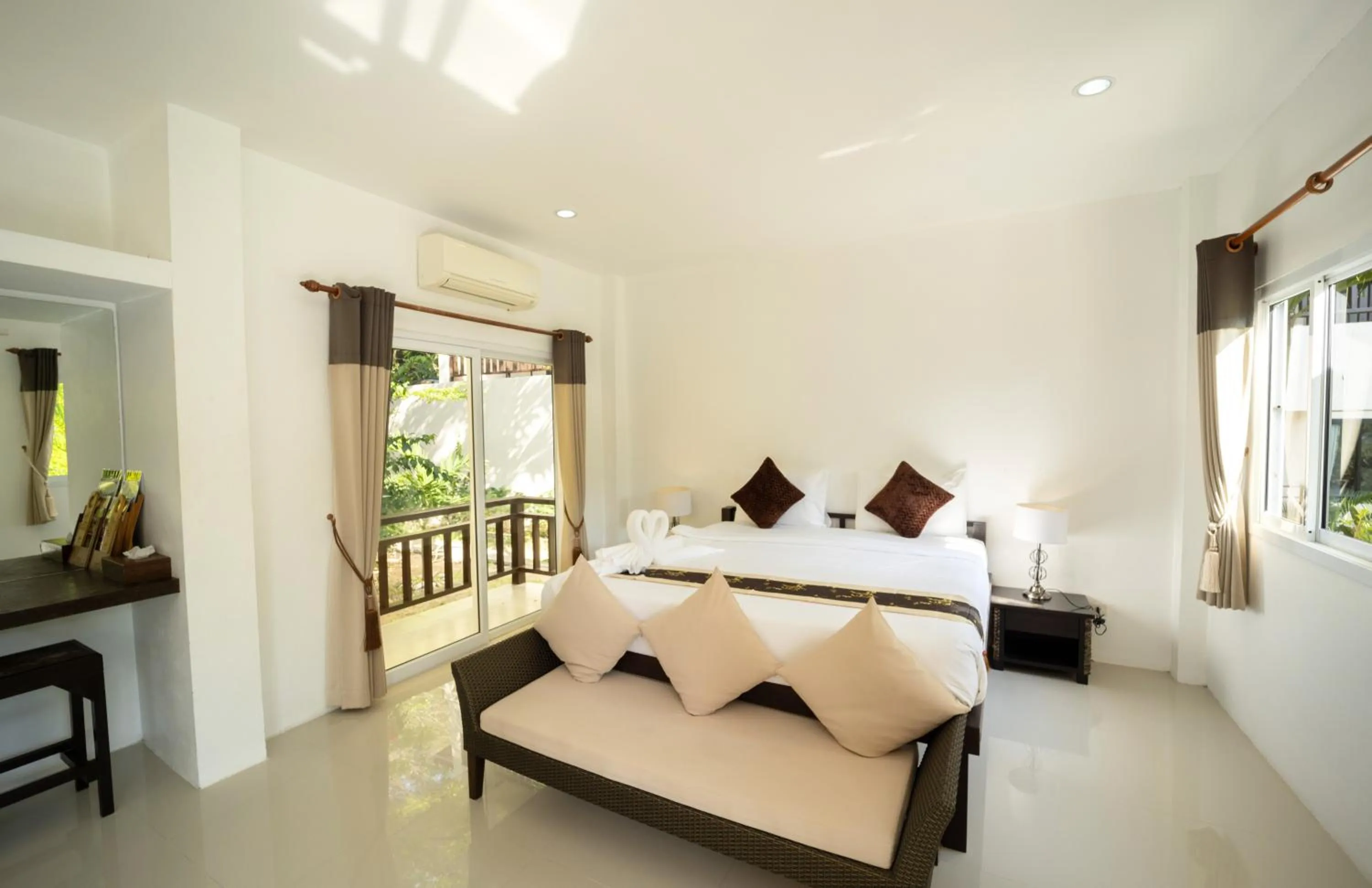 Bed in Ban's Diving Resort