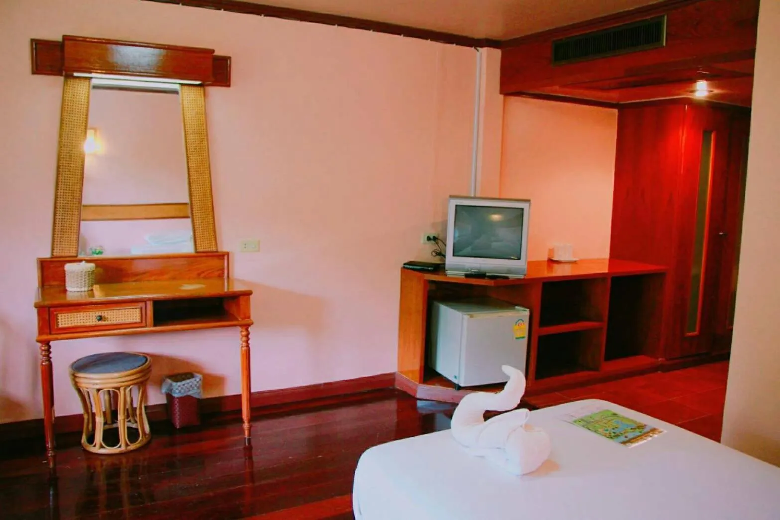 Bed in River Kwai Park & Resort