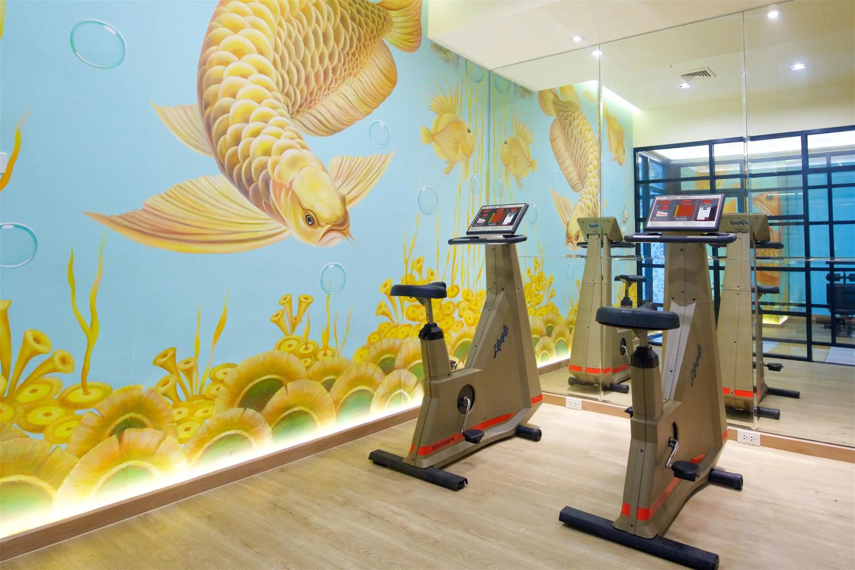 Fitness centre/facilities in Tongtara Riverview Hotel