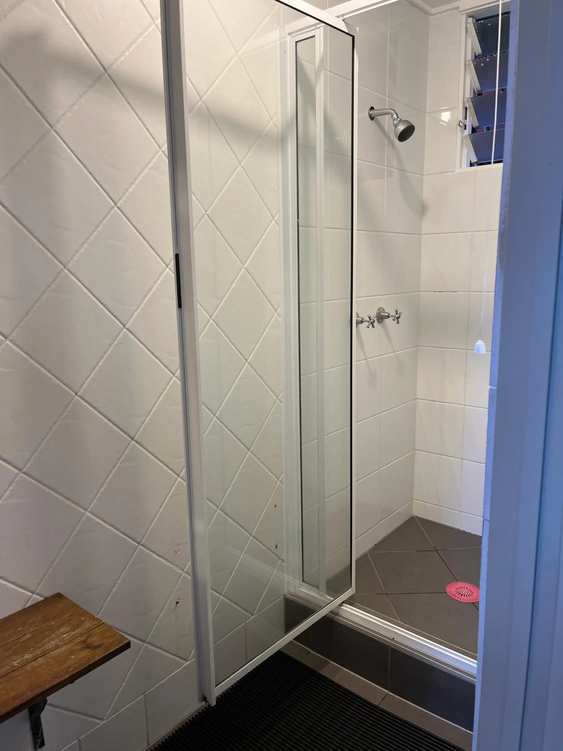 Shower in Dreamtime Hostel