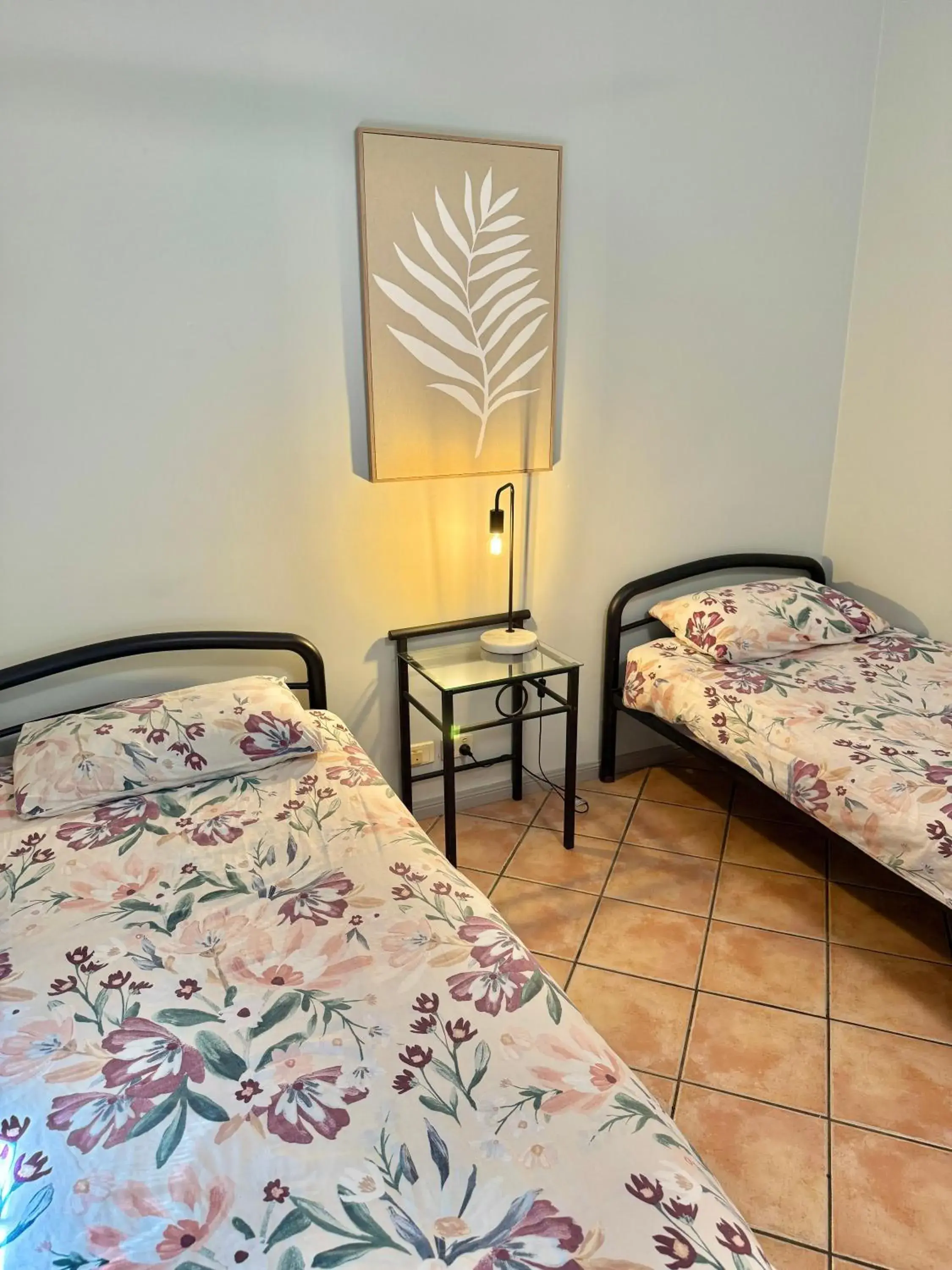 Twin Room with Shared Bathroom in Dreamtime Hostel Twin Room with Shared Bathroom in Dreamtime Hostel