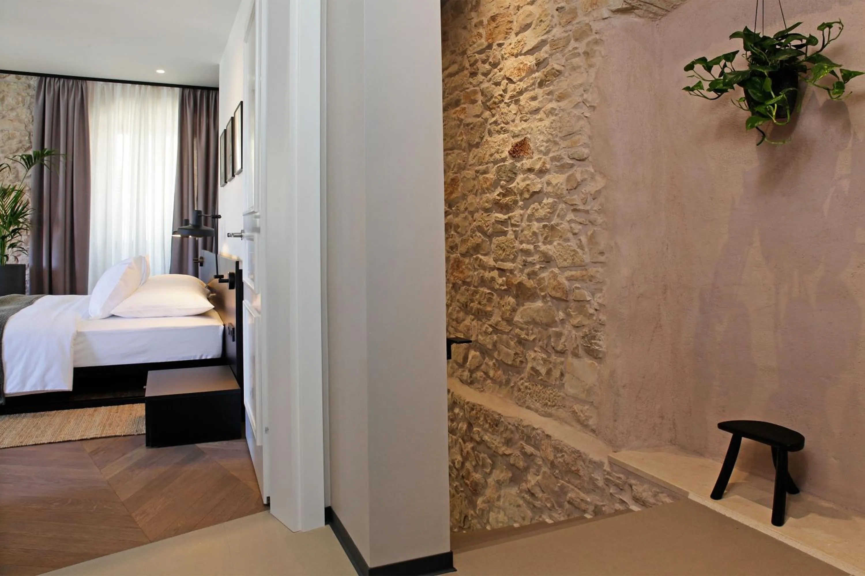 Property building, Bed in Boutique rooms Kastel Ismaeli