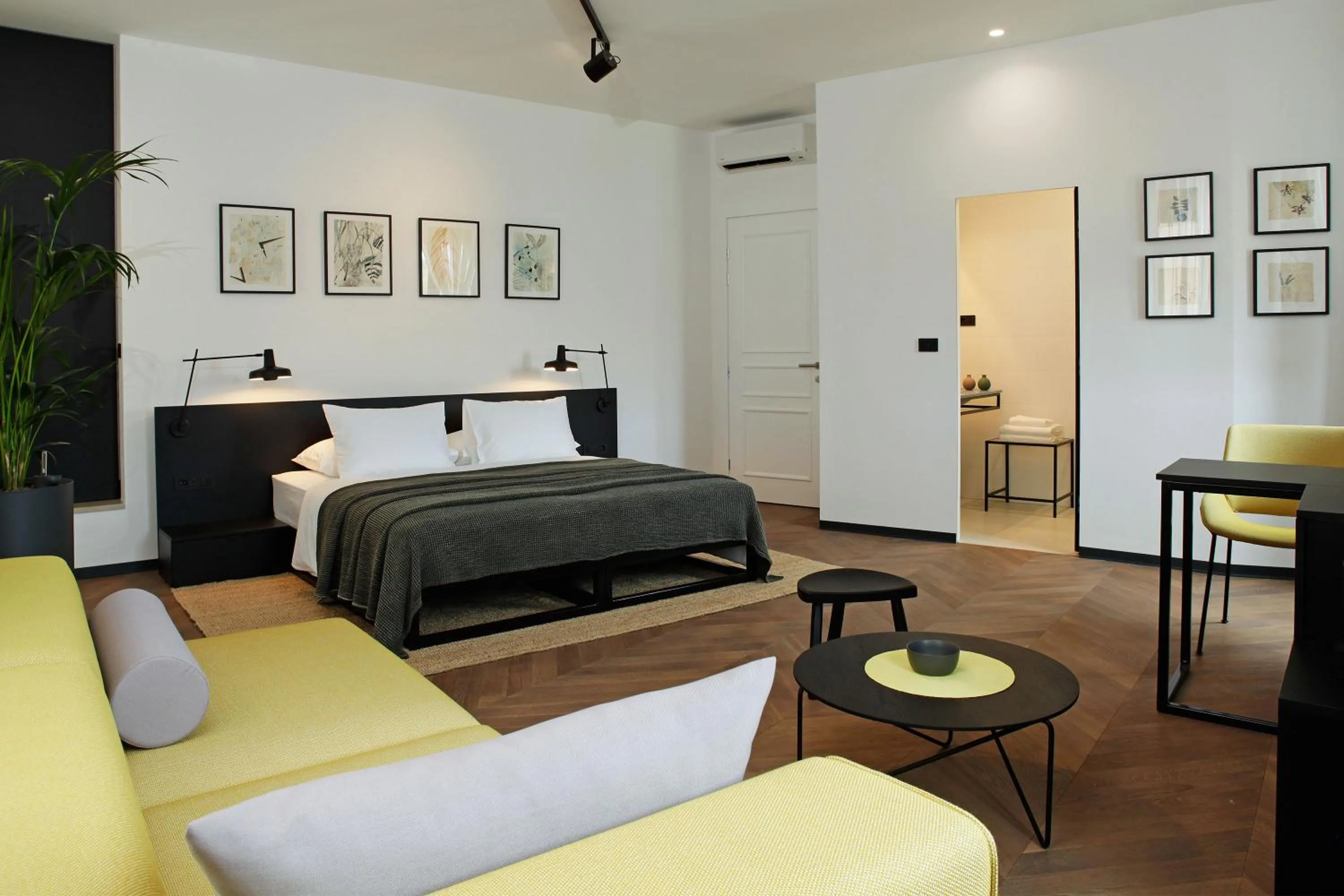 Photo of the whole room, Bed in Boutique rooms Kastel Ismaeli