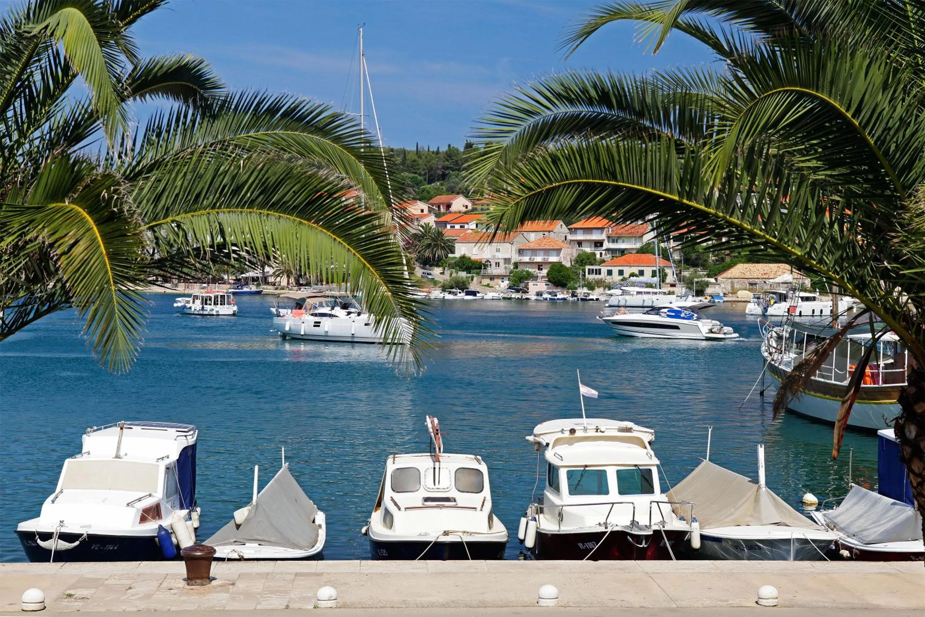 Sea view in Boutique rooms Kastel Ismaeli