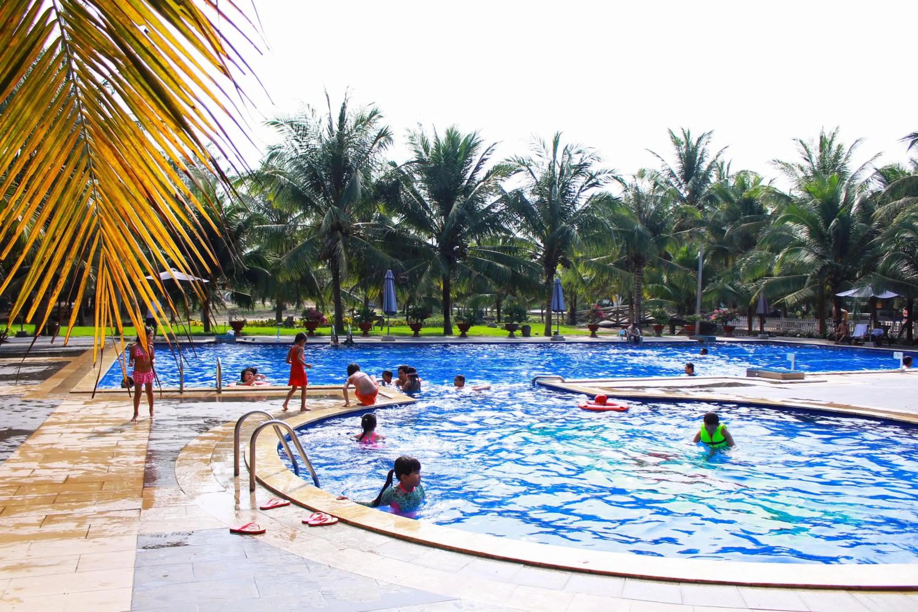 Swimming pool in Dat Lanh Beach Resort