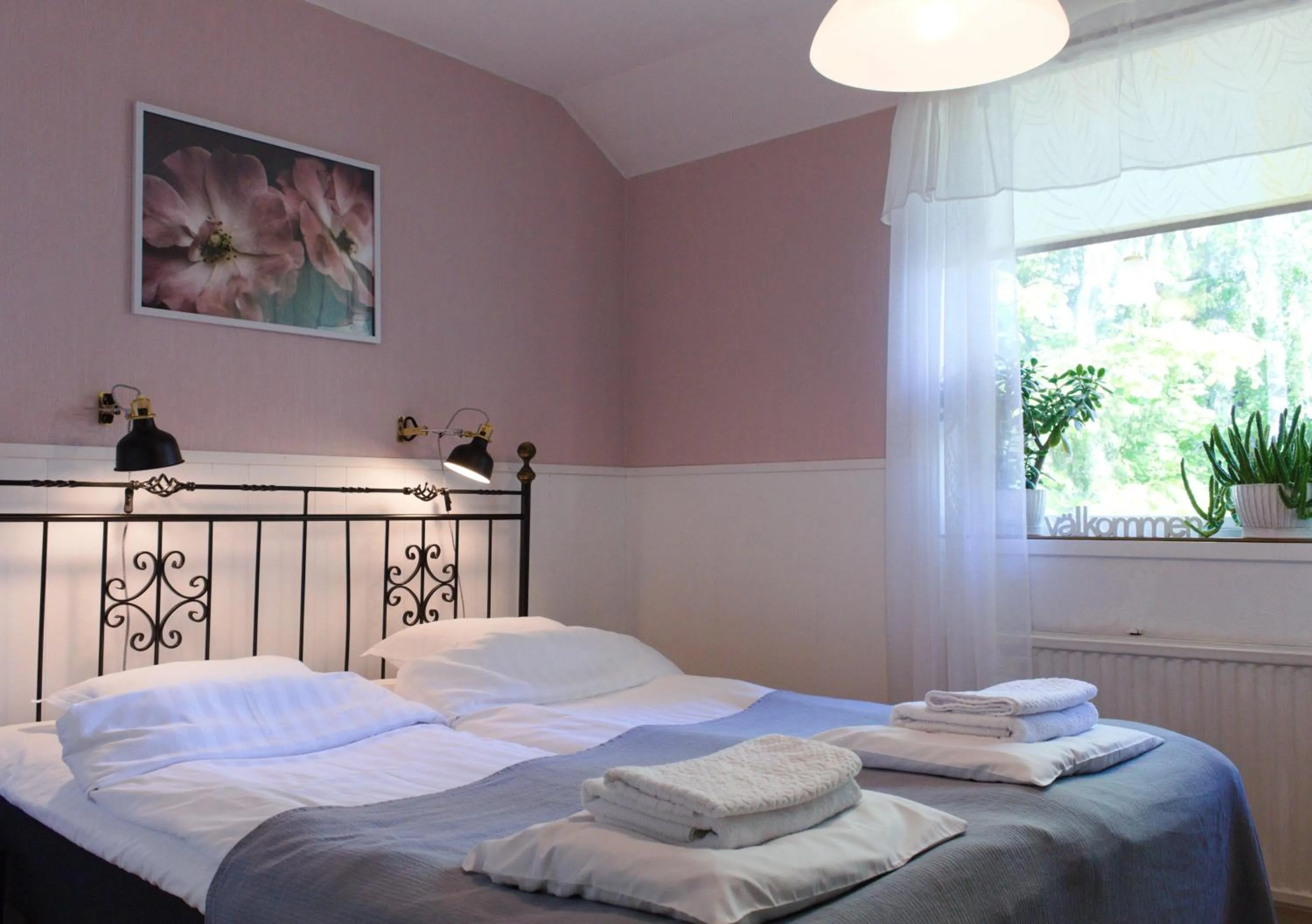 Bed in Nalles Gästhem