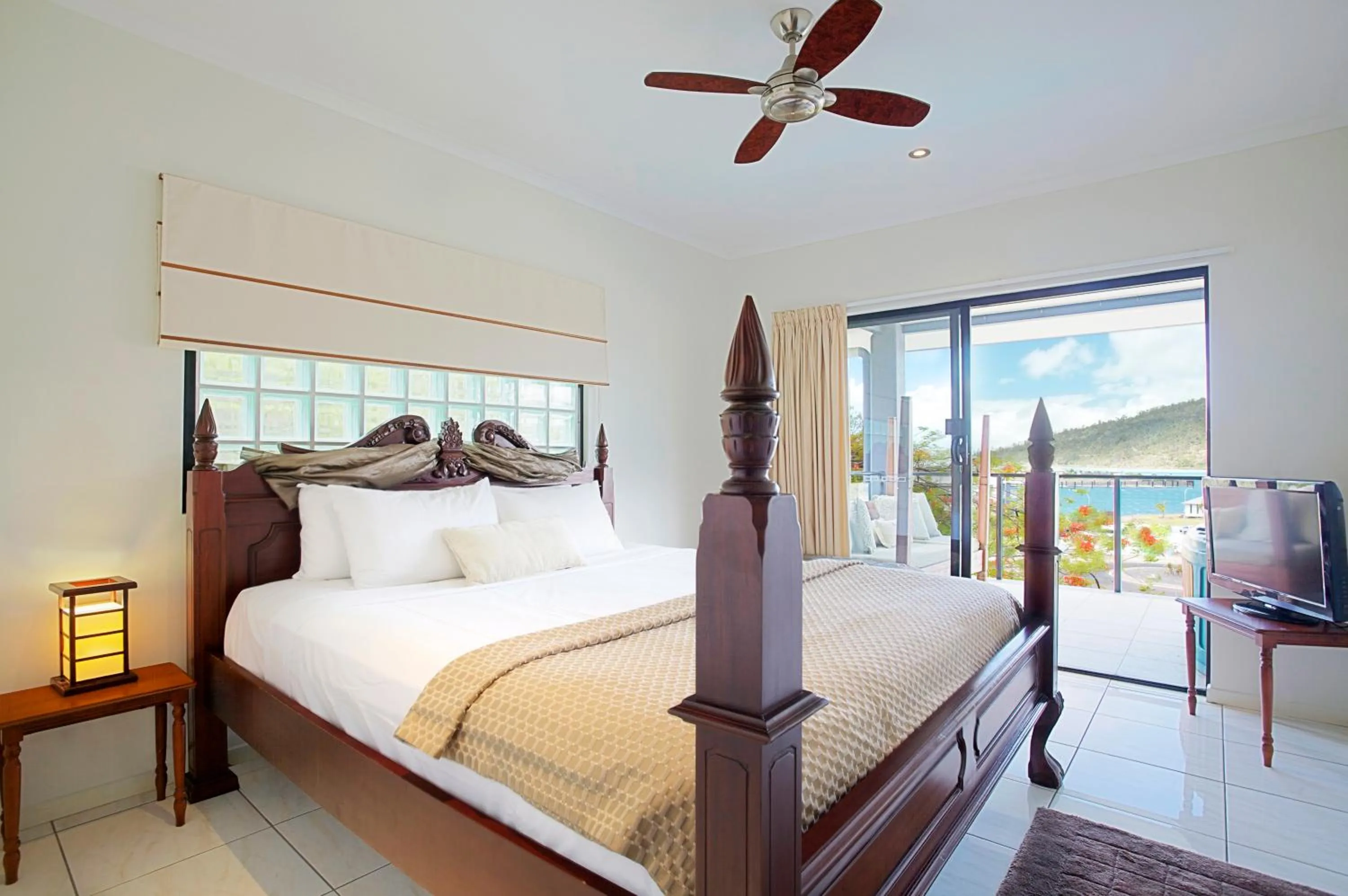 Bed in at Waterfront Whitsunday Retreat - Adults Only