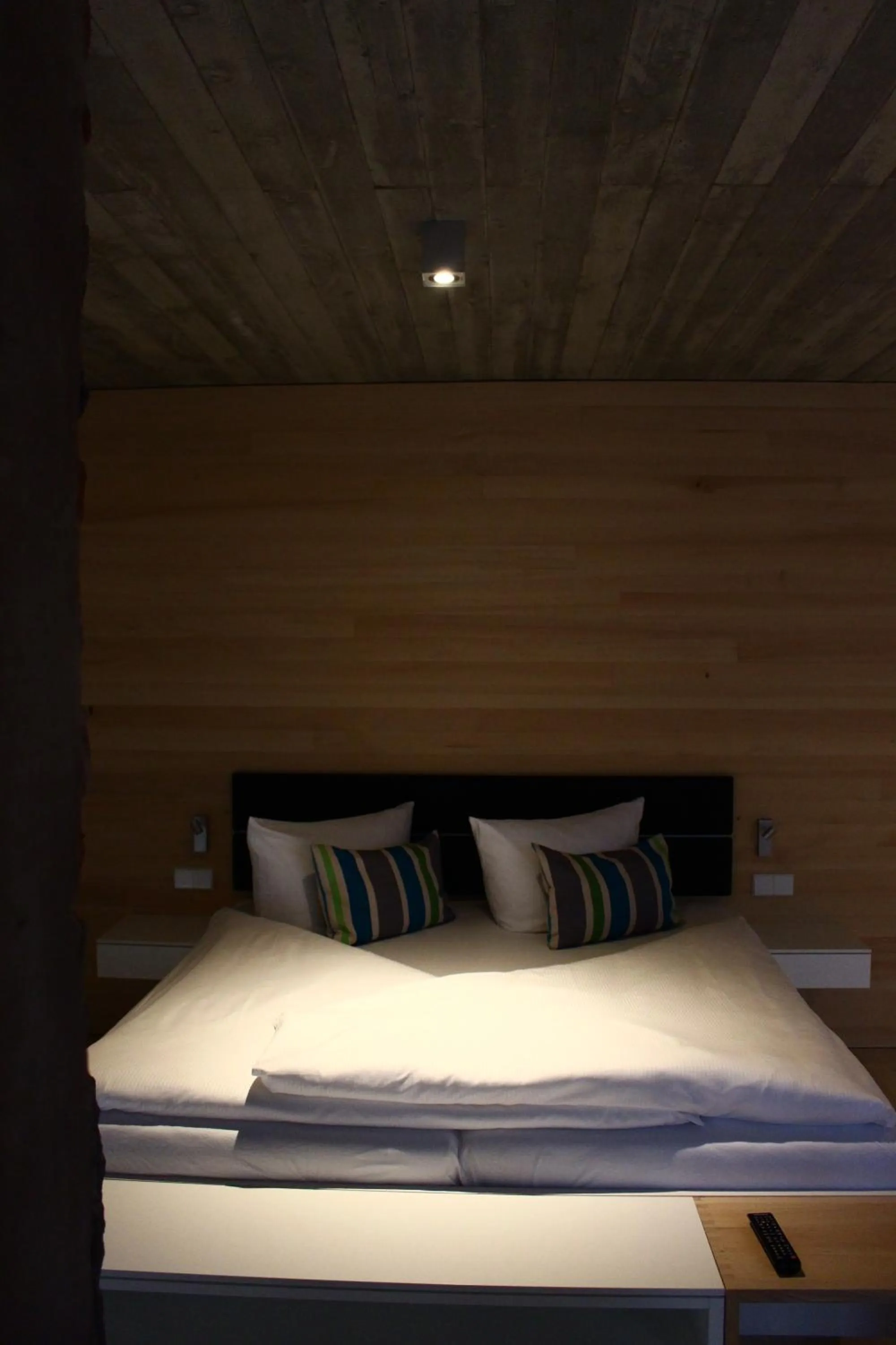 Photo of the whole room, Bed in DIE KRONE - Hotel Garni