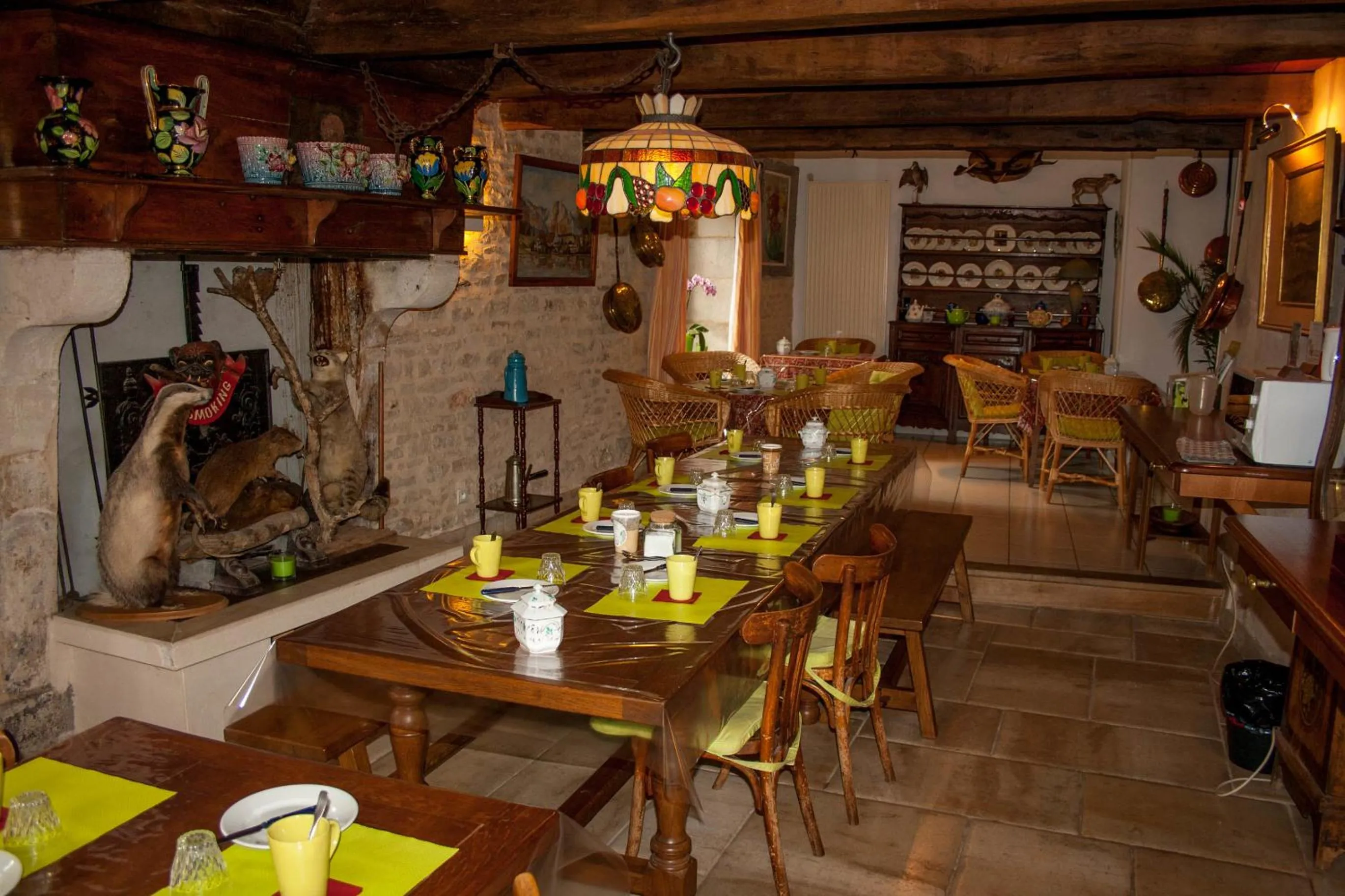 Restaurant/places to eat in Auberge de la Fontaine