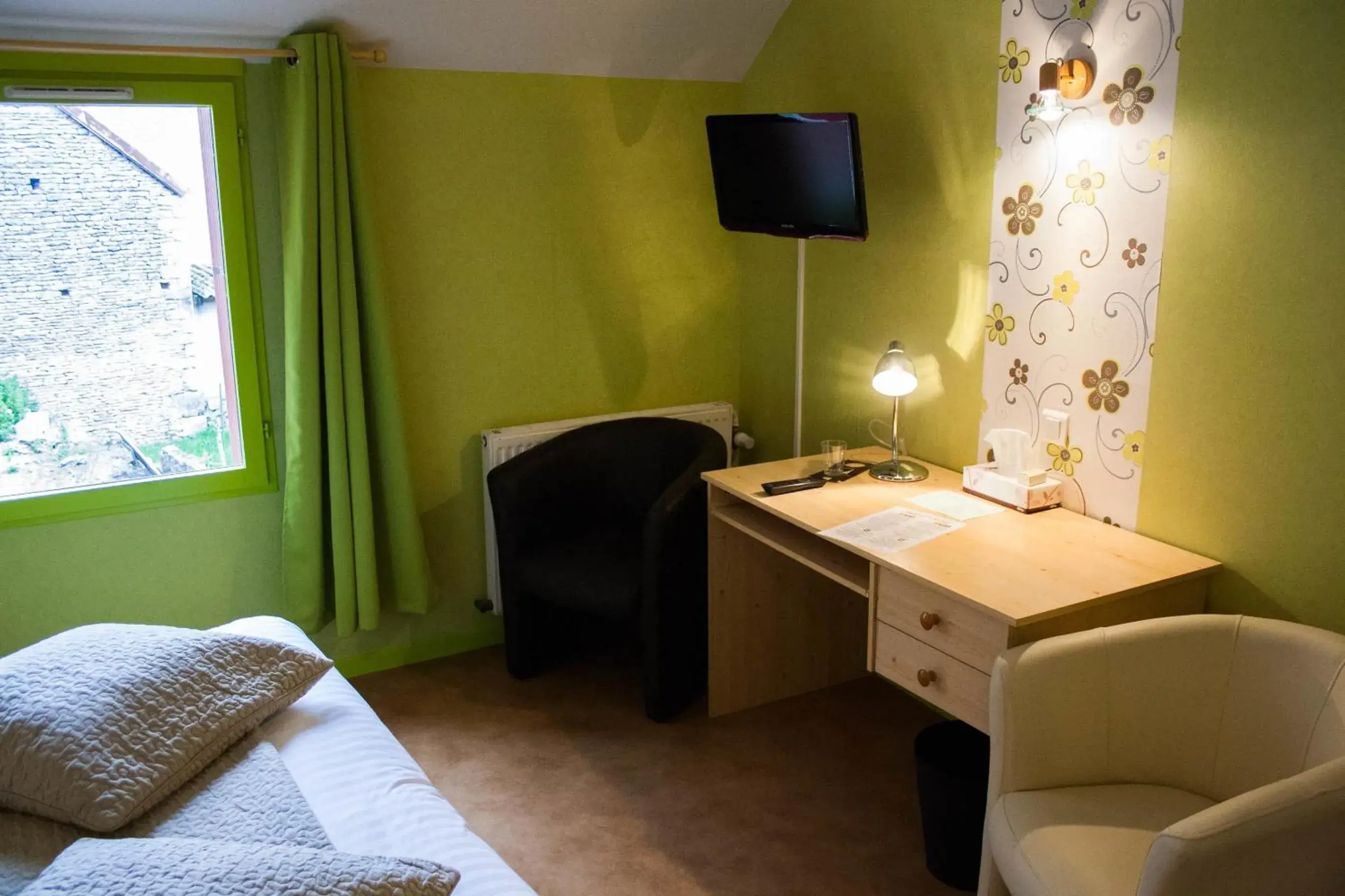 Double Room Standard in Auberge de la Fontaine Double Room Standard in Auberge de la Fontaine