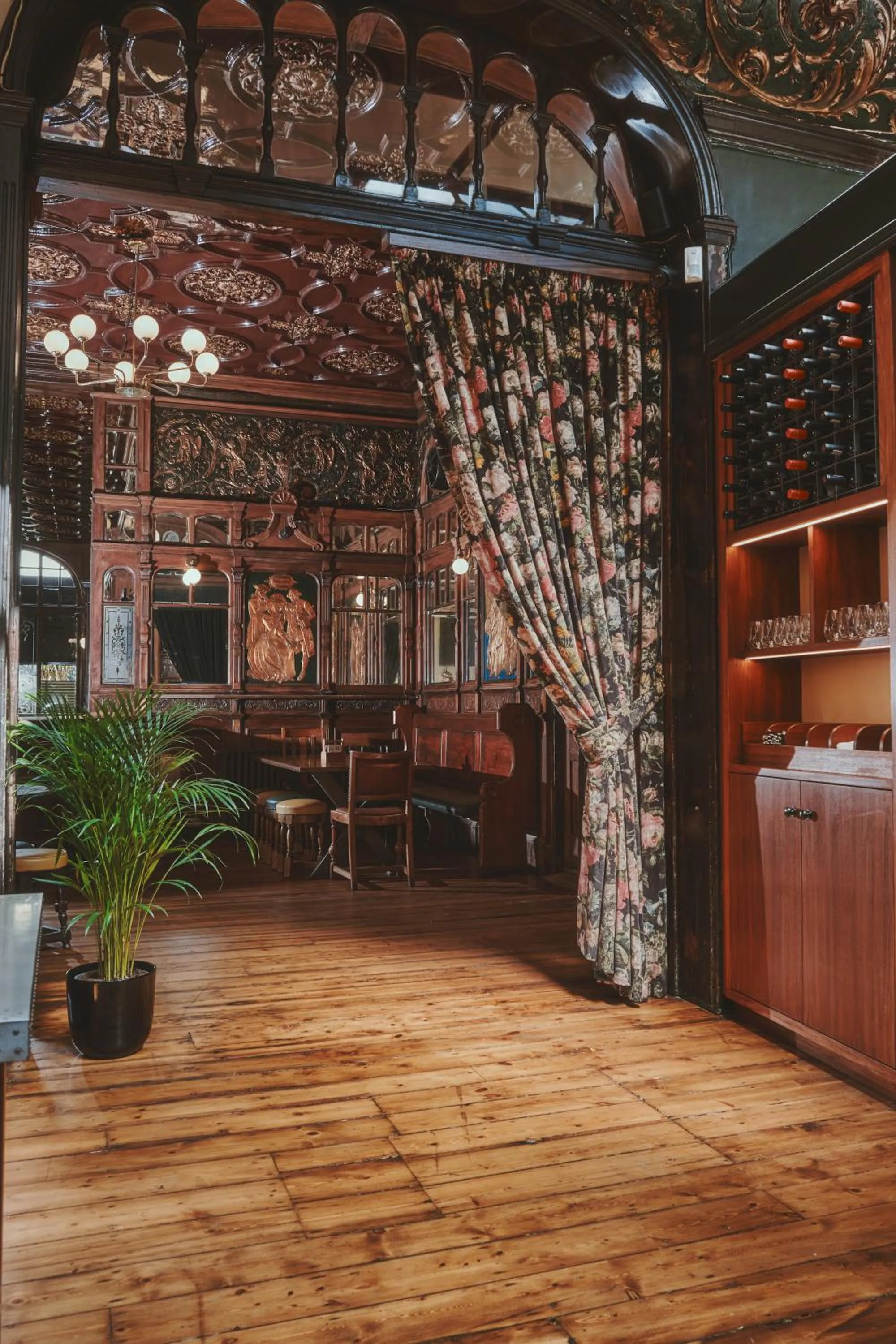 Property building in The Black Lion Pub & Boutique Guesthouse