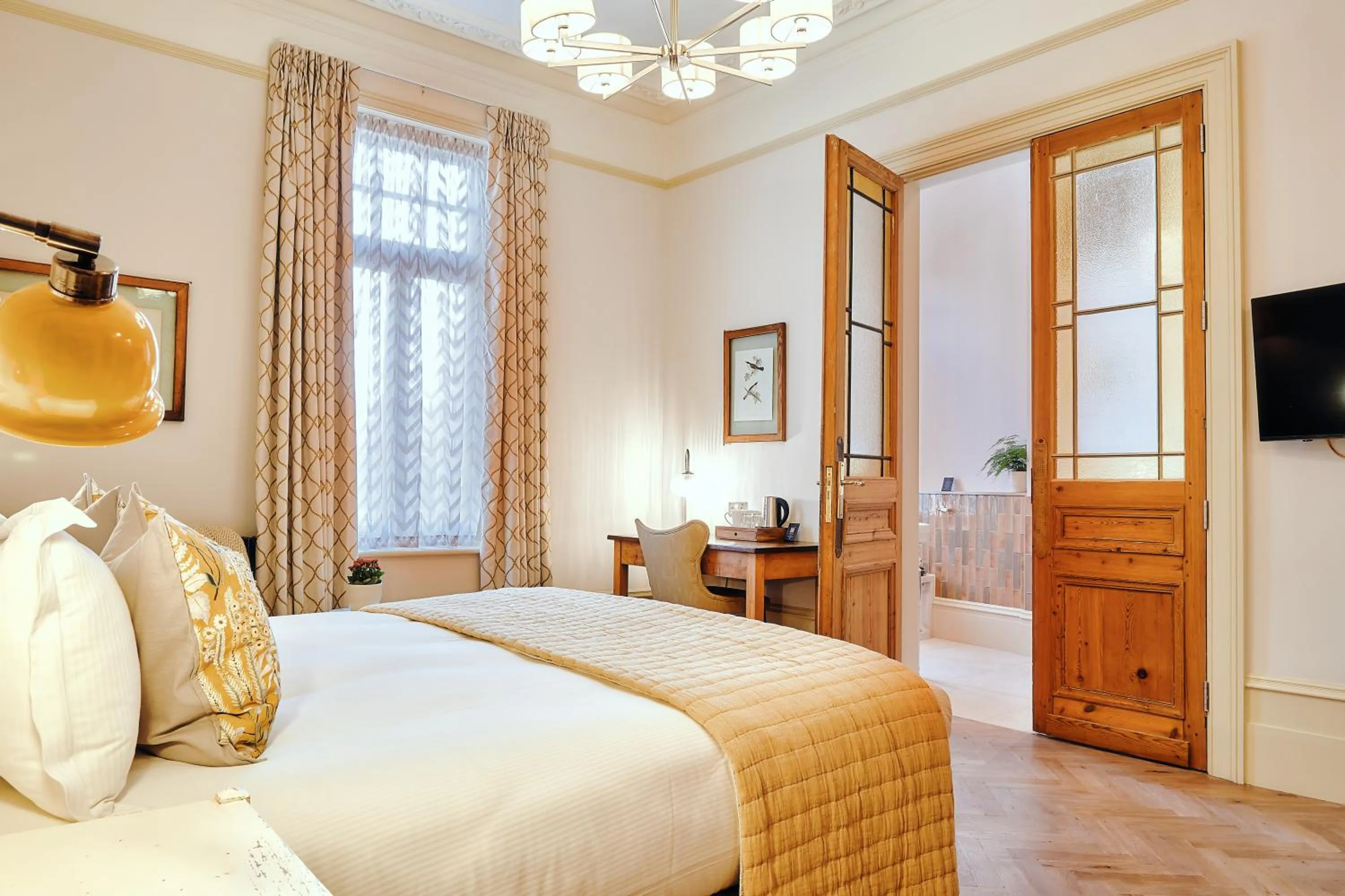 Bedroom, Bed in The Black Lion Pub & Boutique Guesthouse