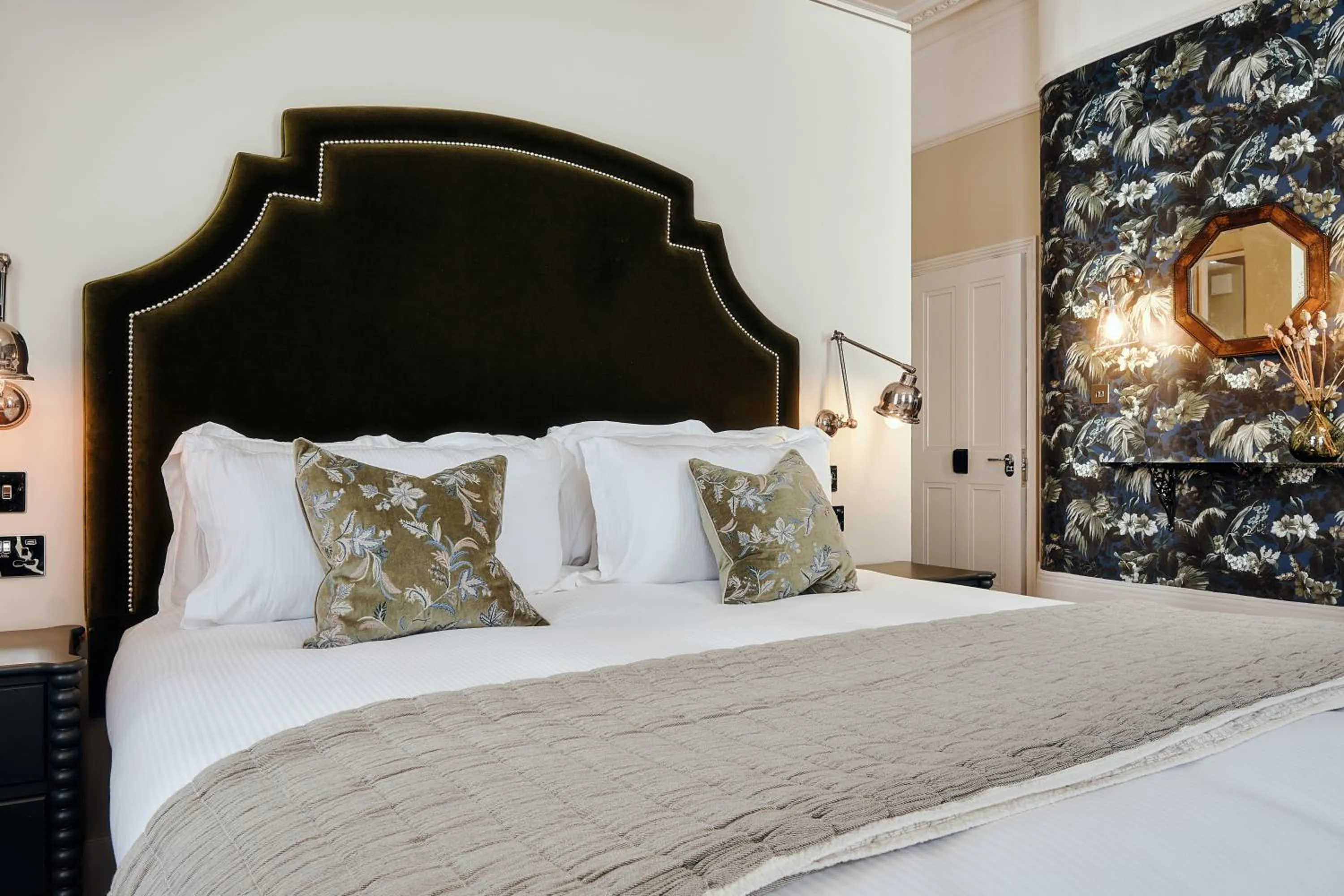 Bed in The Black Lion Pub & Boutique Guesthouse