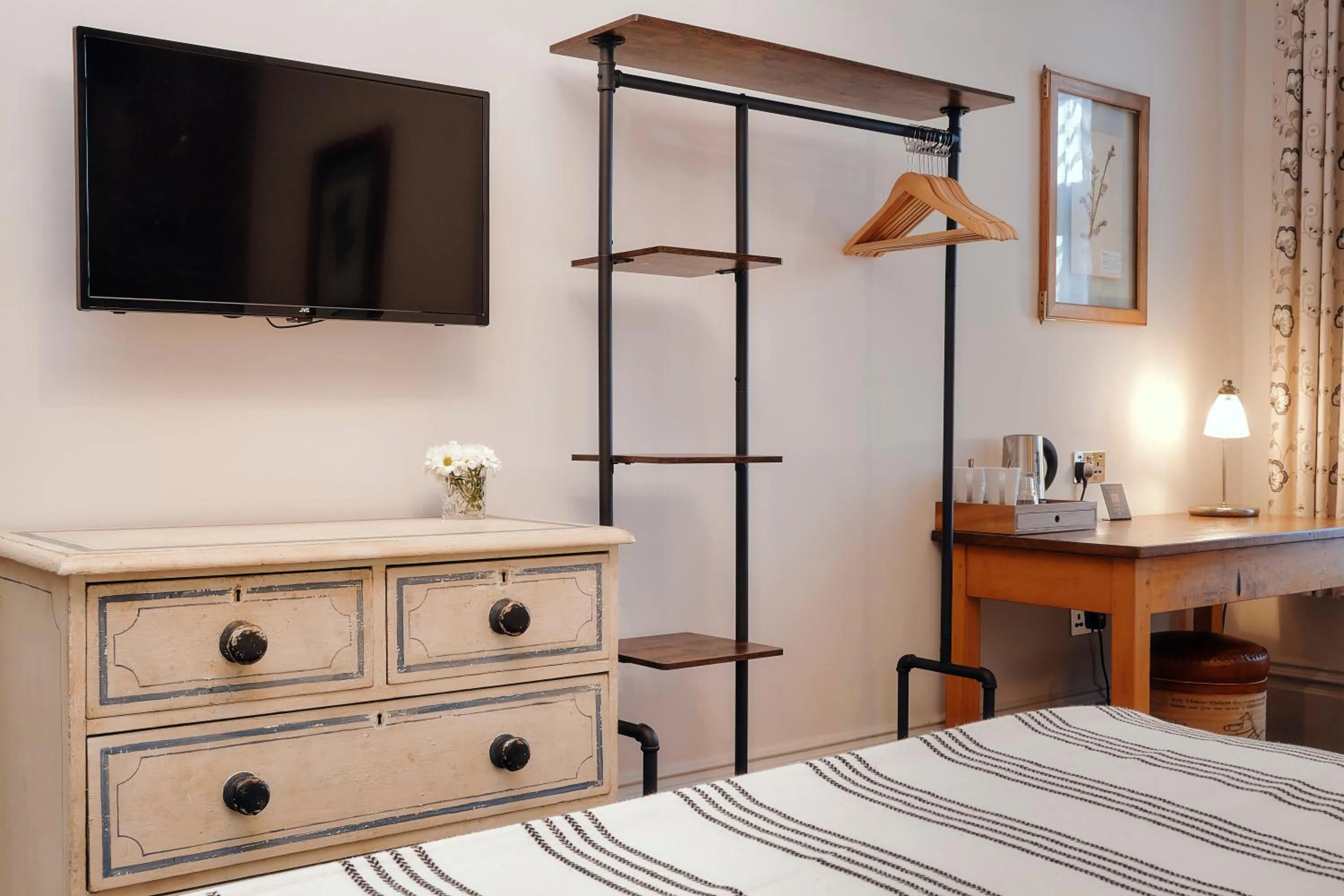 Bed in The Black Lion Pub & Boutique Guesthouse