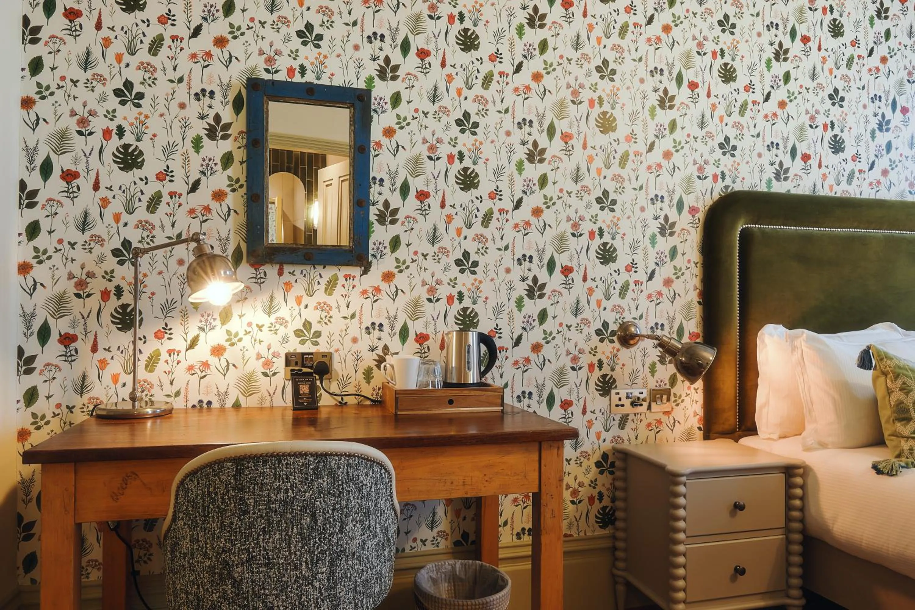 Bedroom, Bed in The Black Lion Pub & Boutique Guesthouse