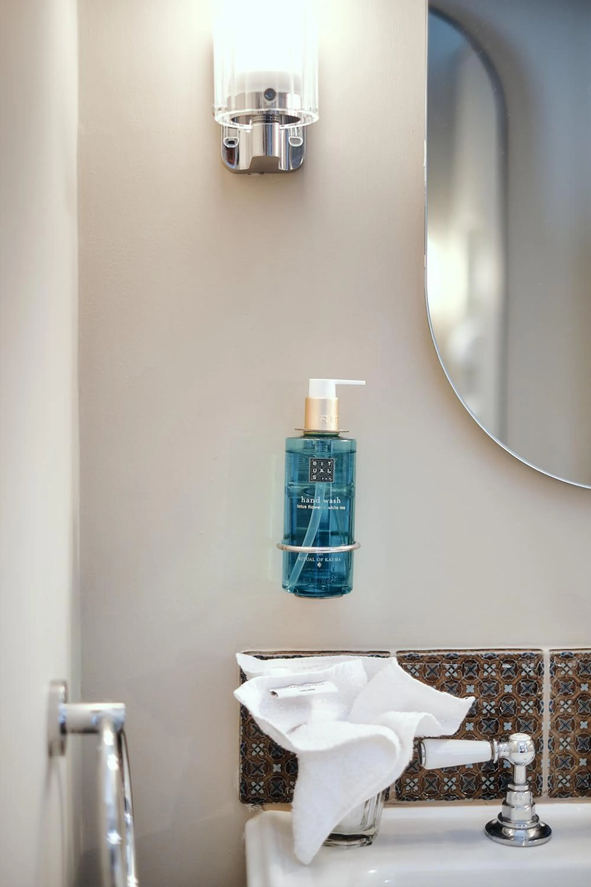 Bathroom in The Black Lion Pub & Boutique Guesthouse