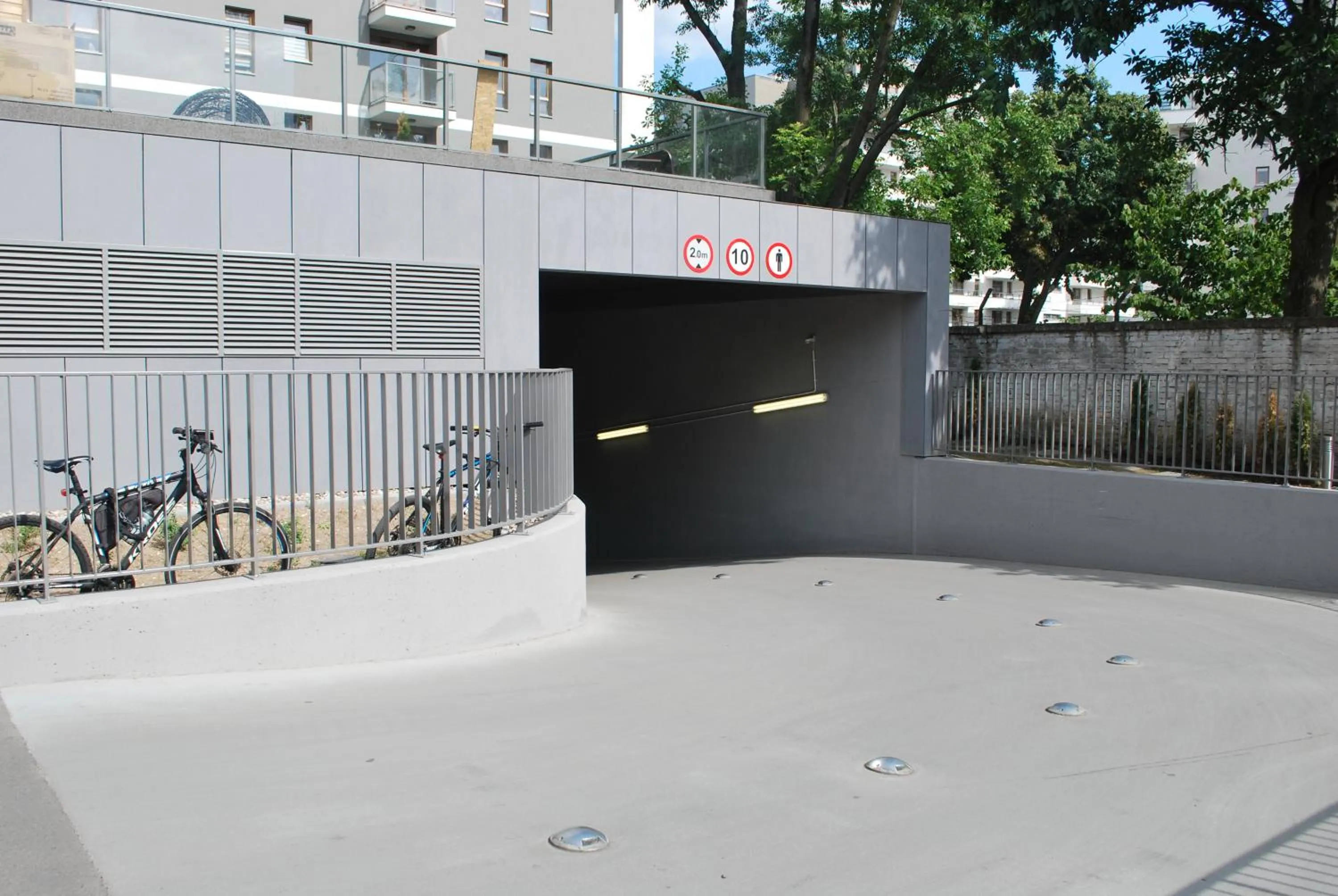 Facade/entrance in Apartamenty Vola Residence