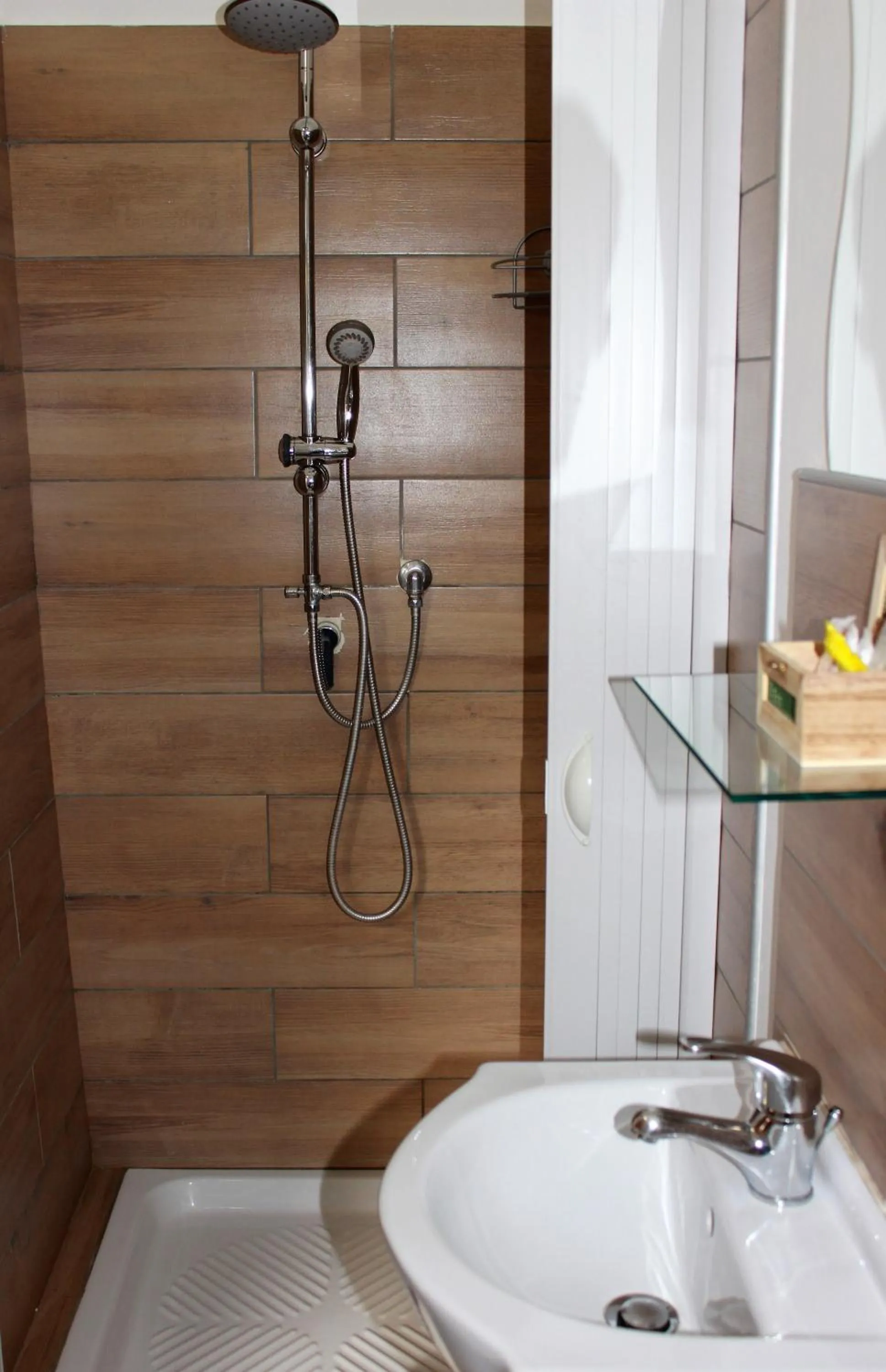 Shower in casadolcecasalatina