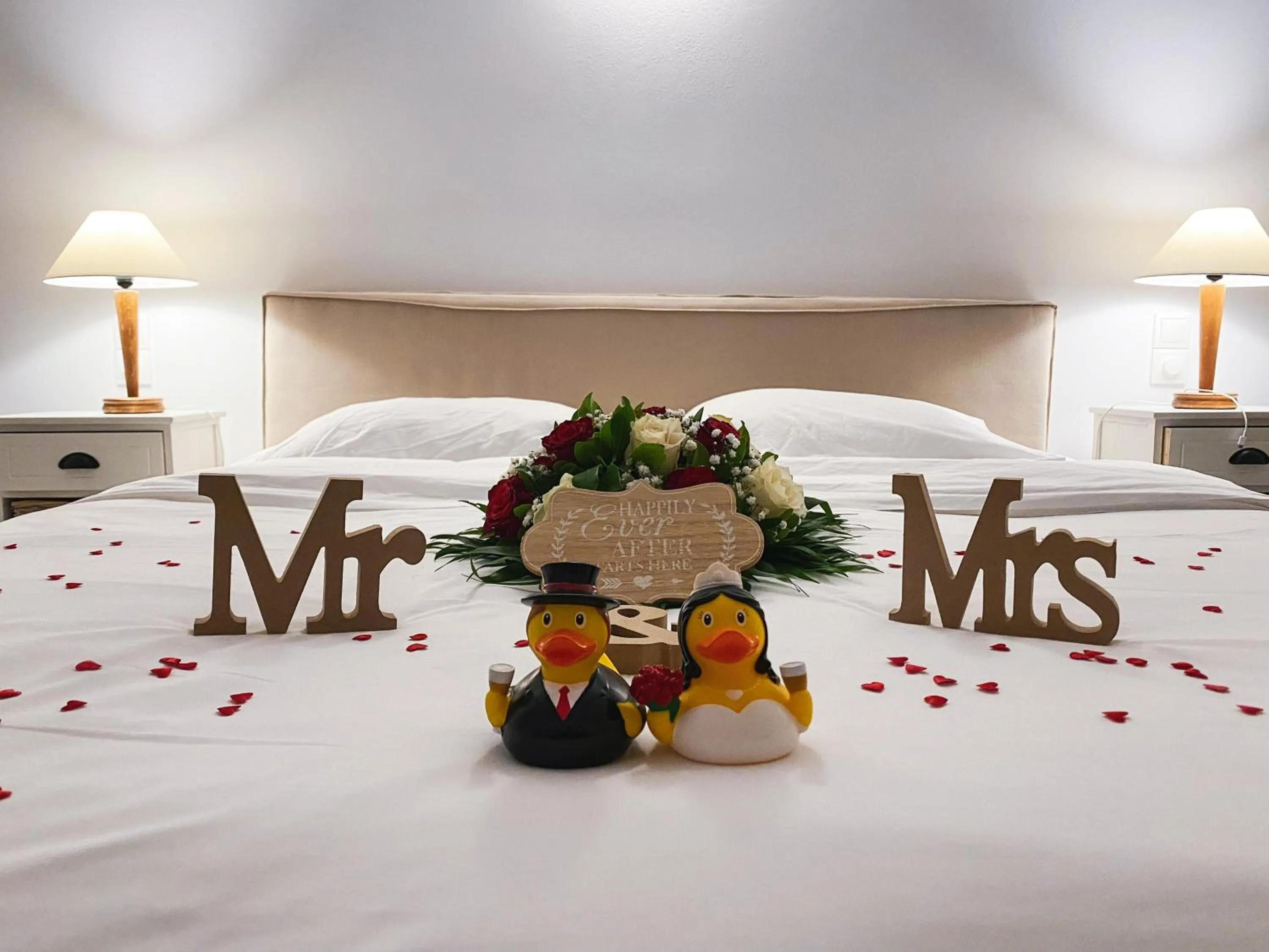 Decorative detail, Bed in Pino di Loto Boutique Bed & Breakfast